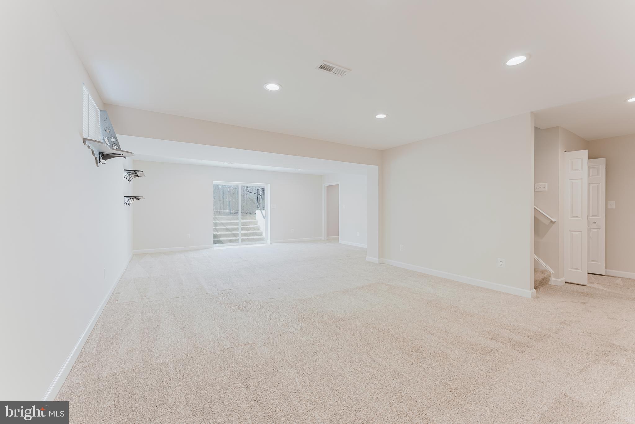 SOUTH RIDING - Residential