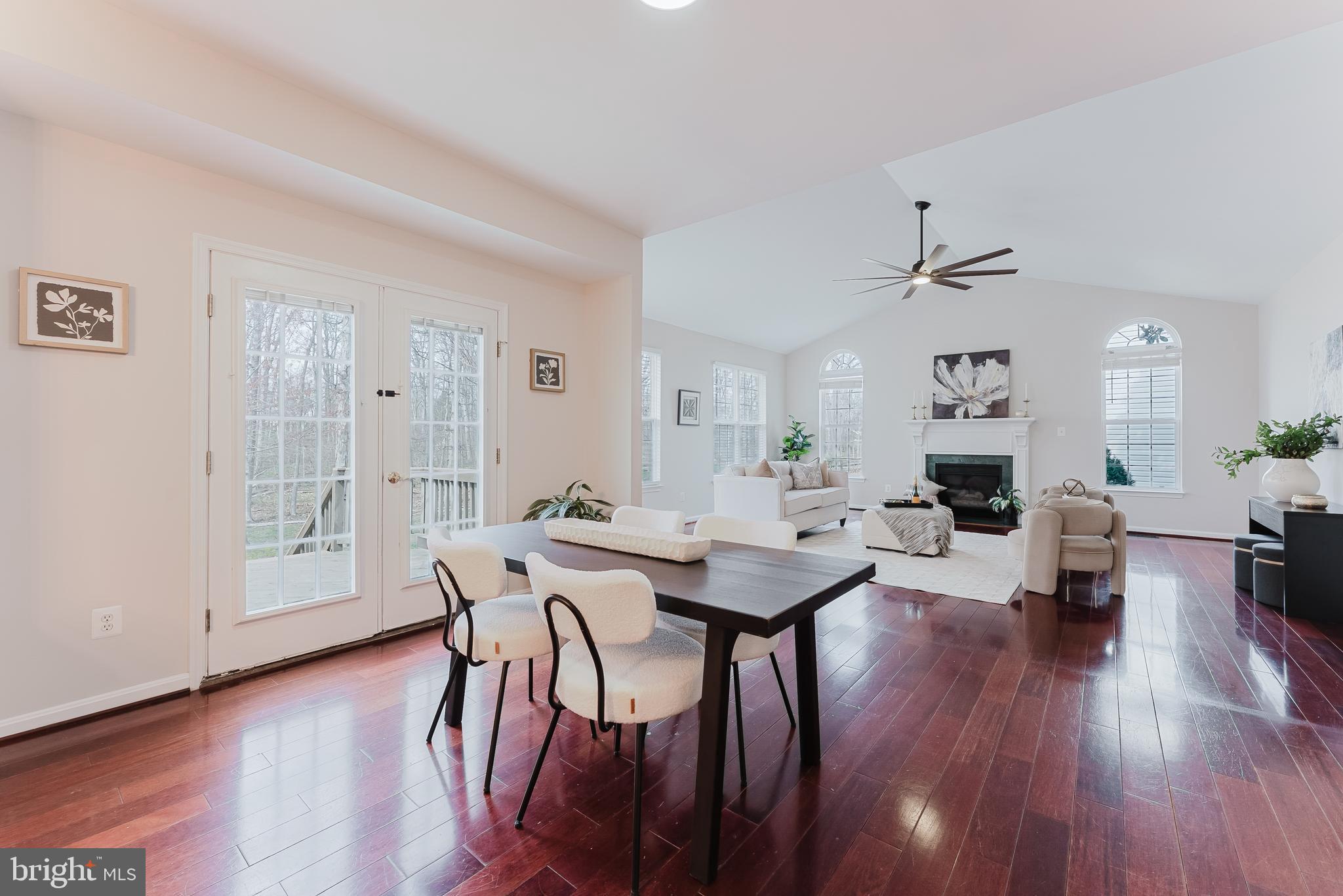 SOUTH RIDING - Residential