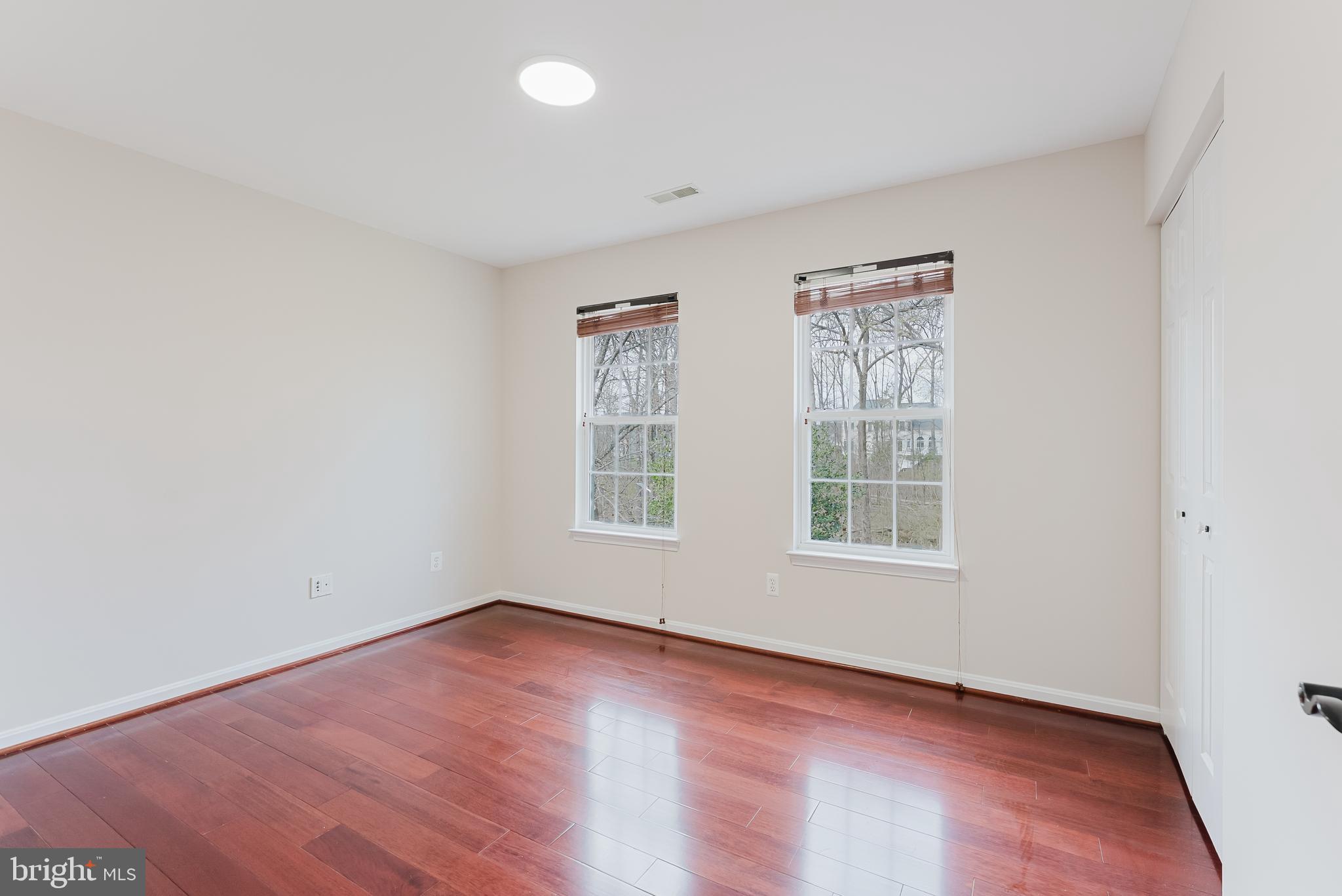 SOUTH RIDING - Residential