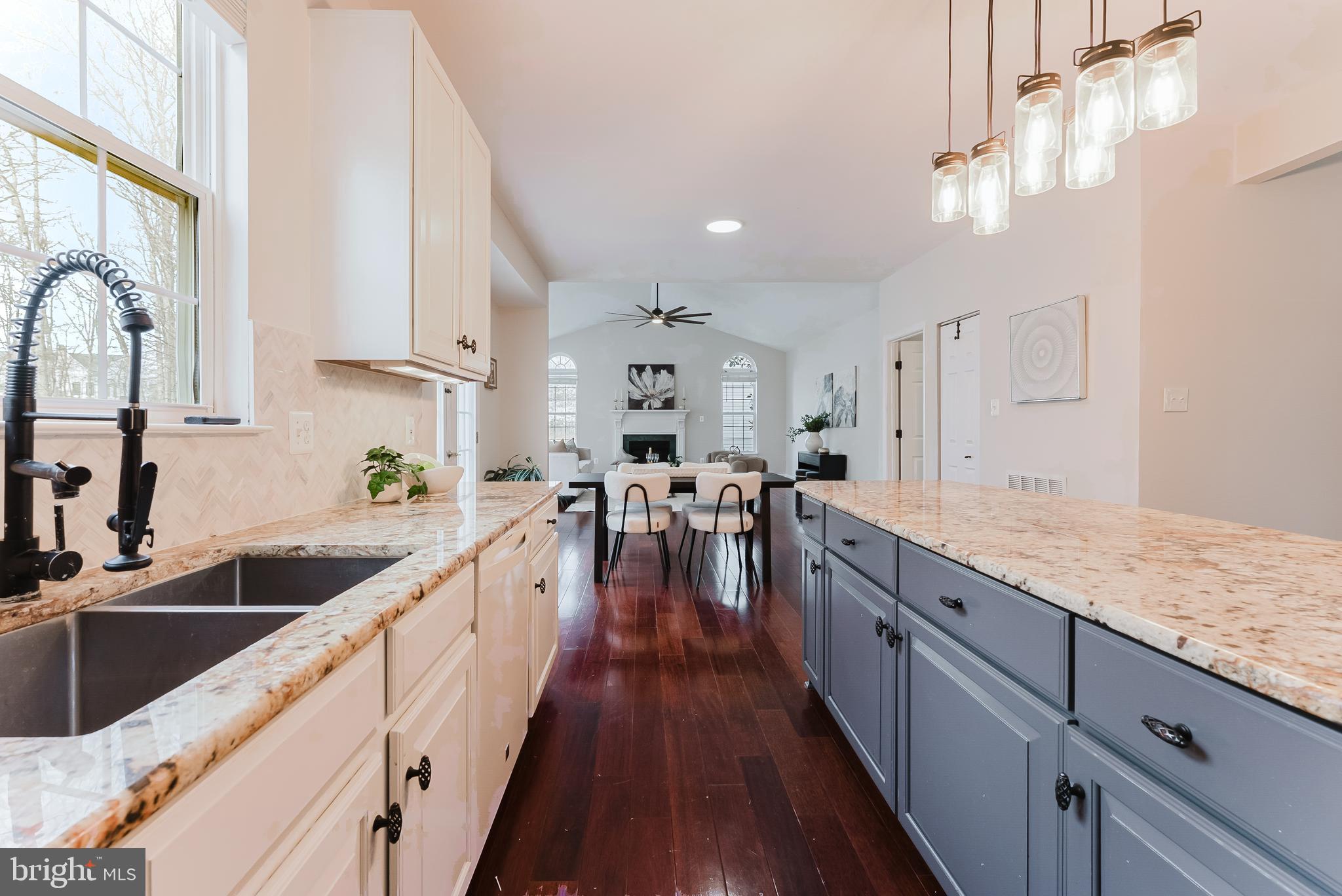 SOUTH RIDING - Residential