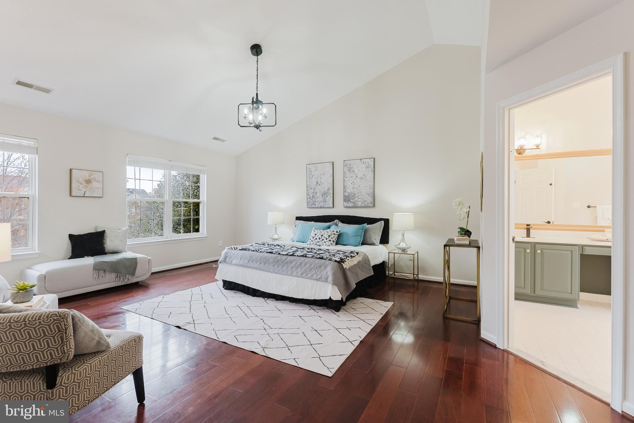 SOUTH RIDING - Residential