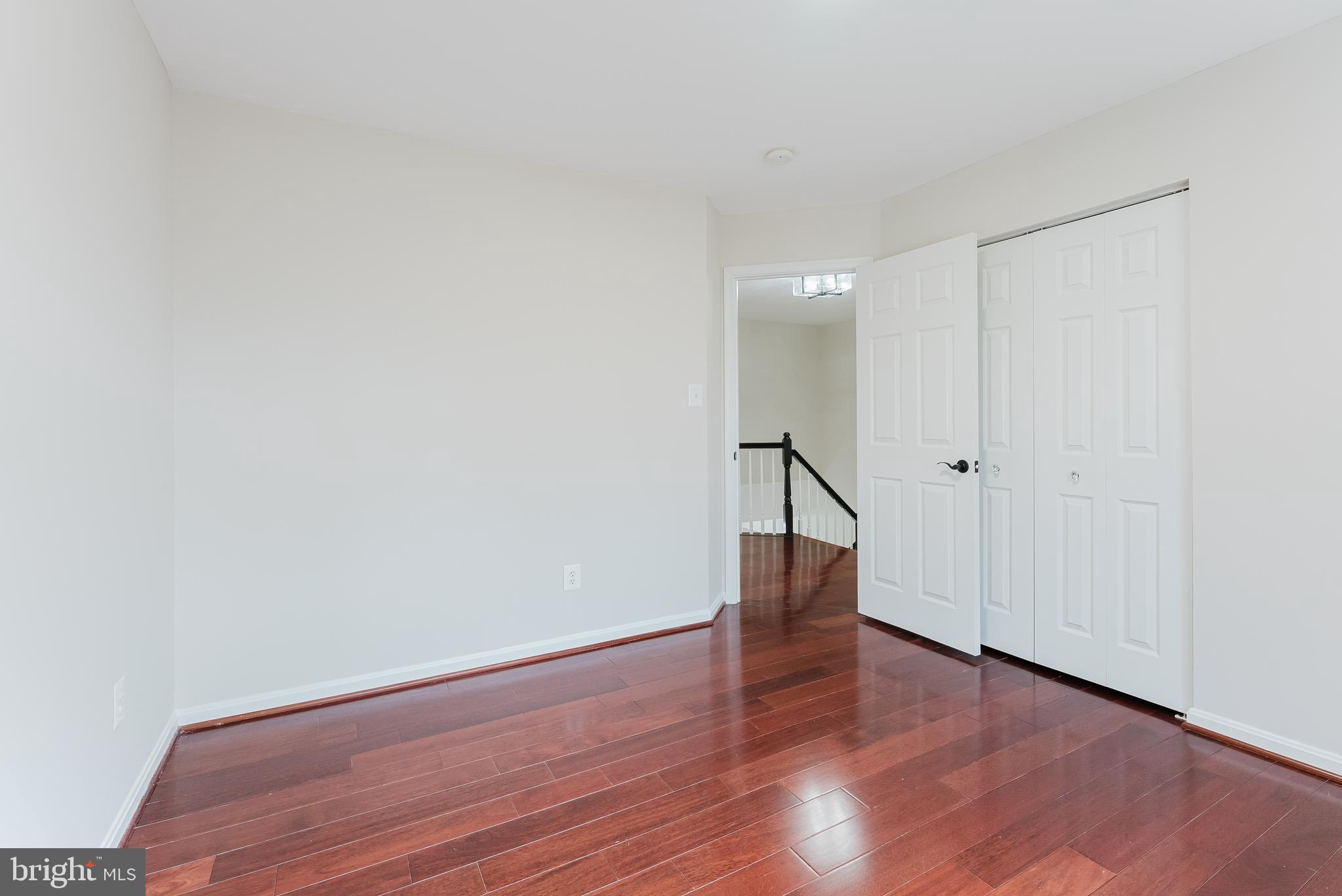 SOUTH RIDING - Residential