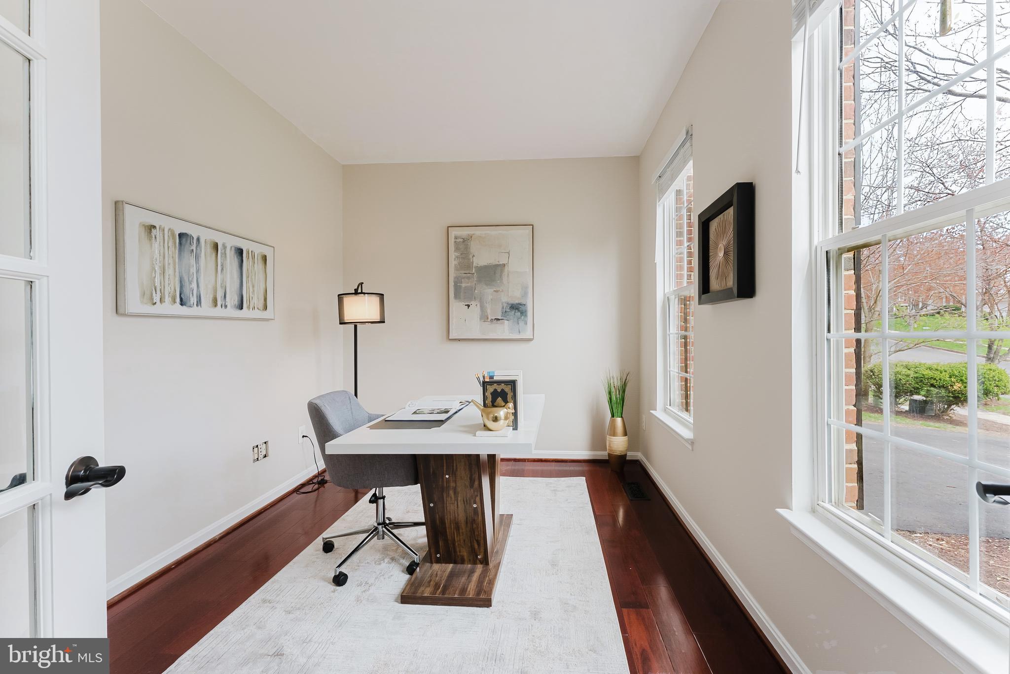 SOUTH RIDING - Residential