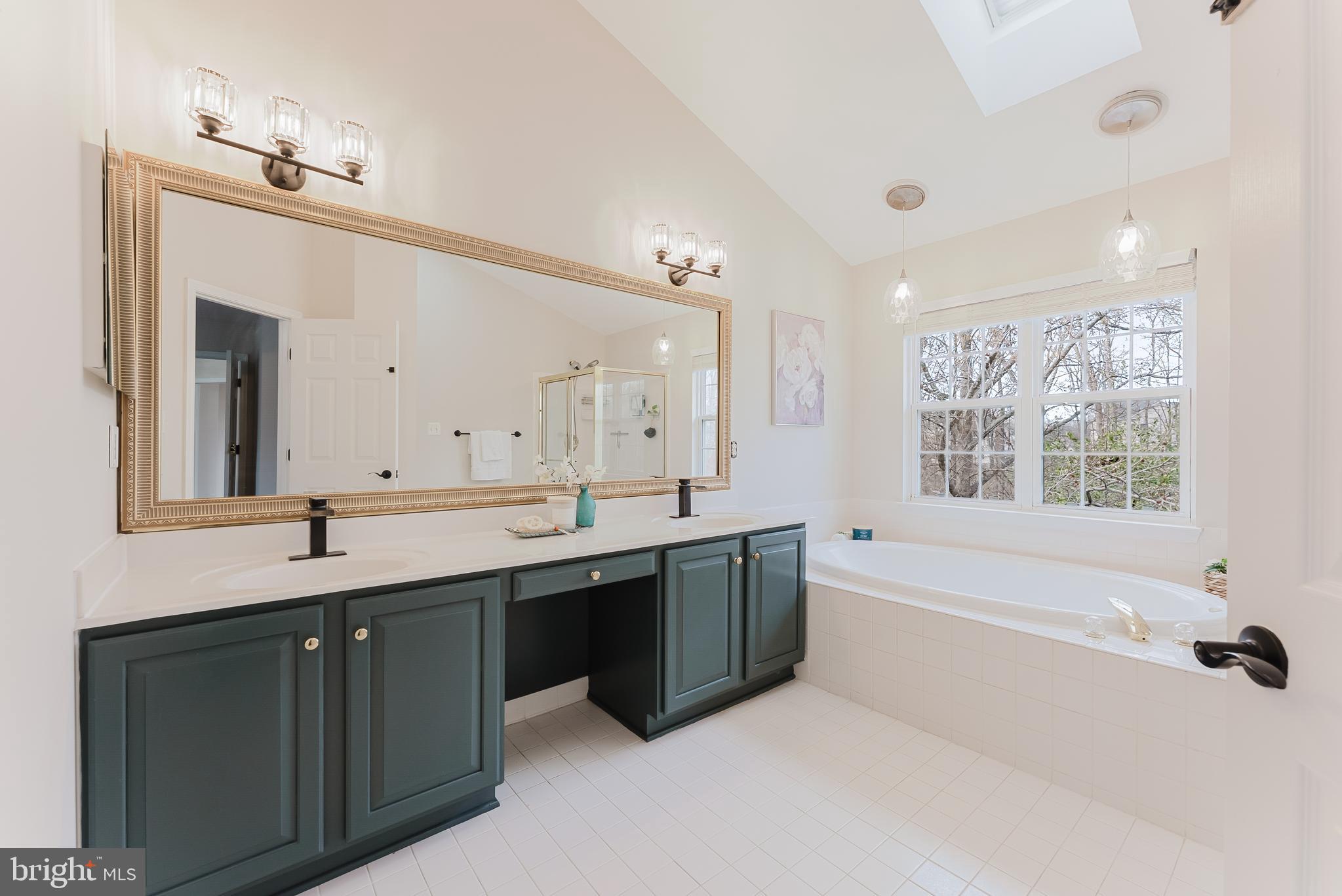 SOUTH RIDING - Residential