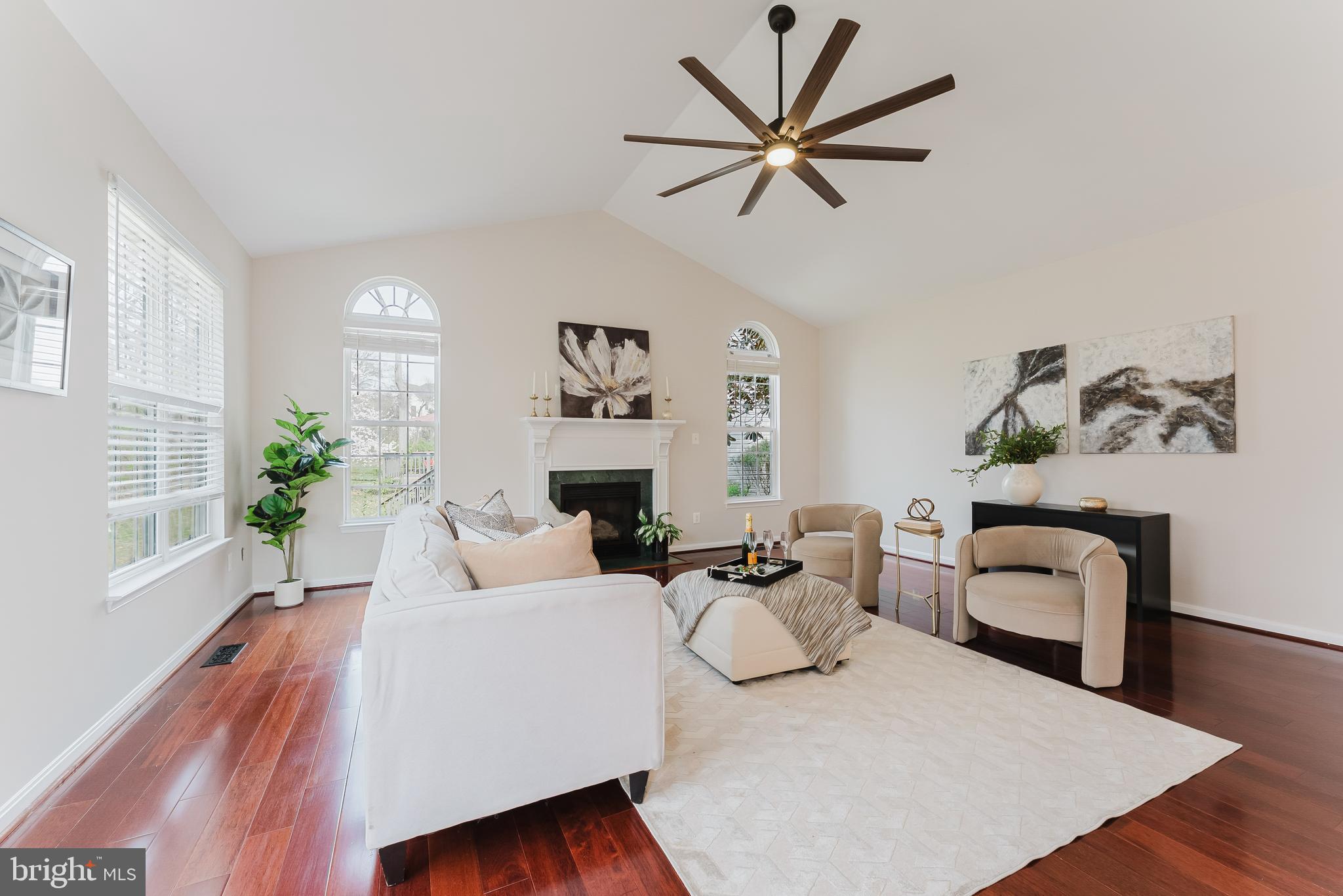 SOUTH RIDING - Residential