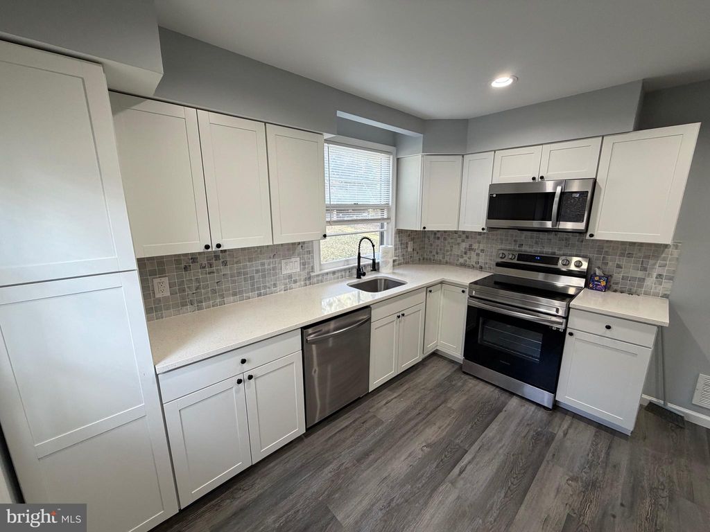 Photo of 687 Bristol Road, SOUTHAMPTON, PA 18966 (MLS # PABU2114888)