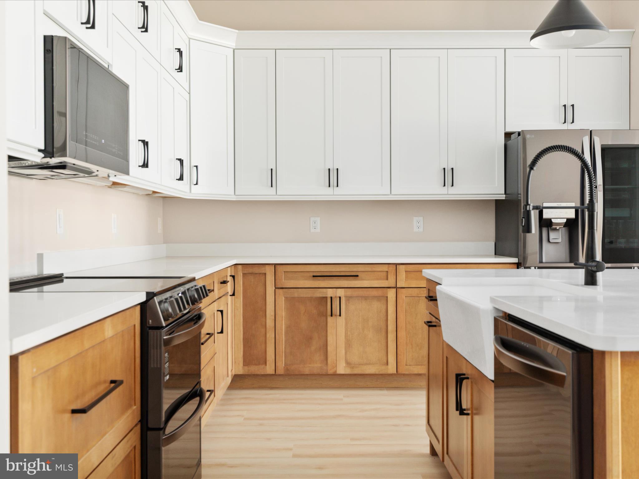 WALTON WOODS - Residential