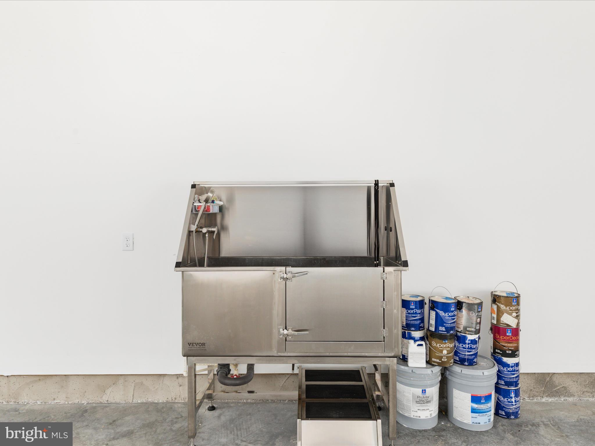 WALTON WOODS - Residential