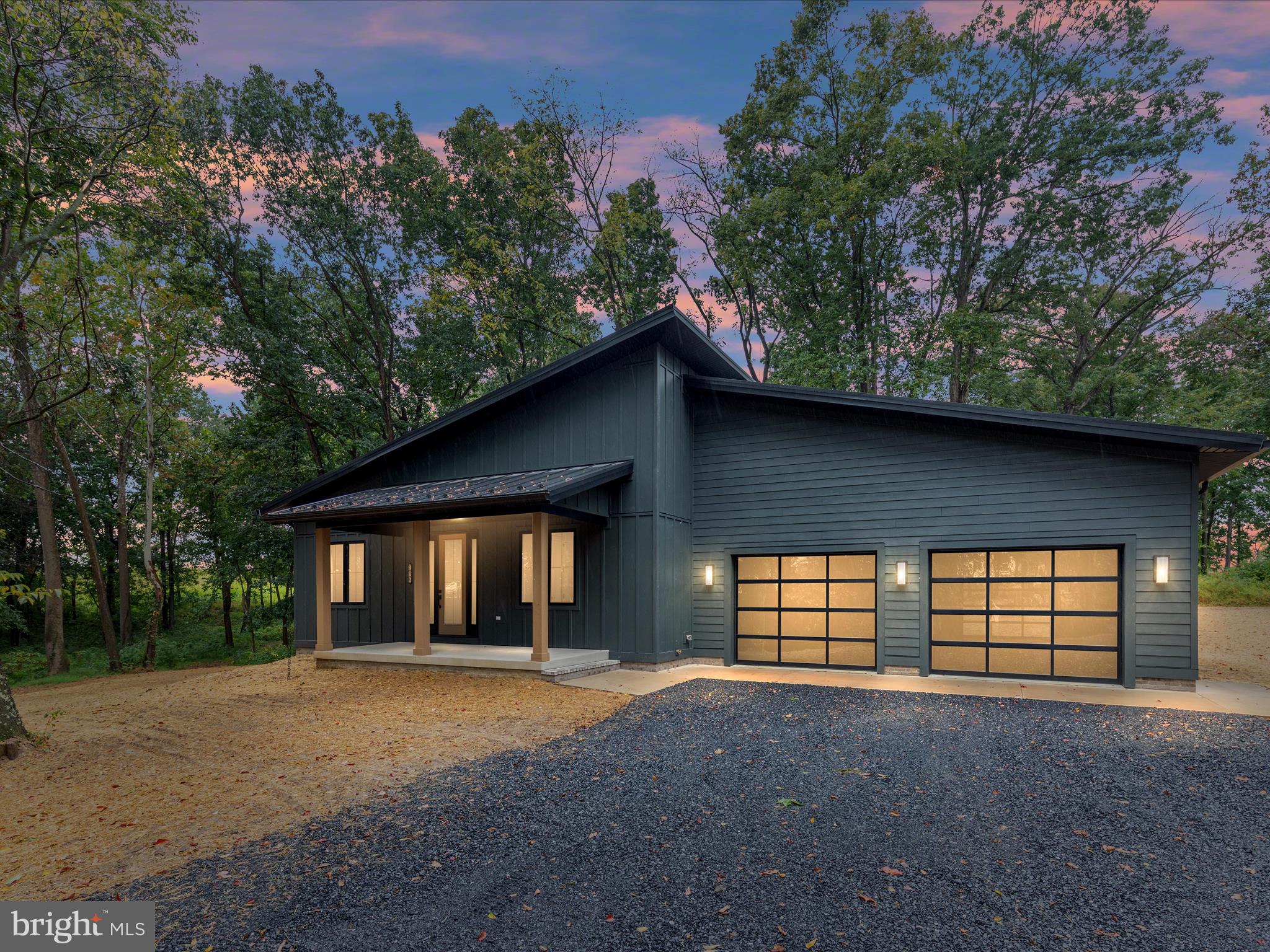 WALTON WOODS - Residential