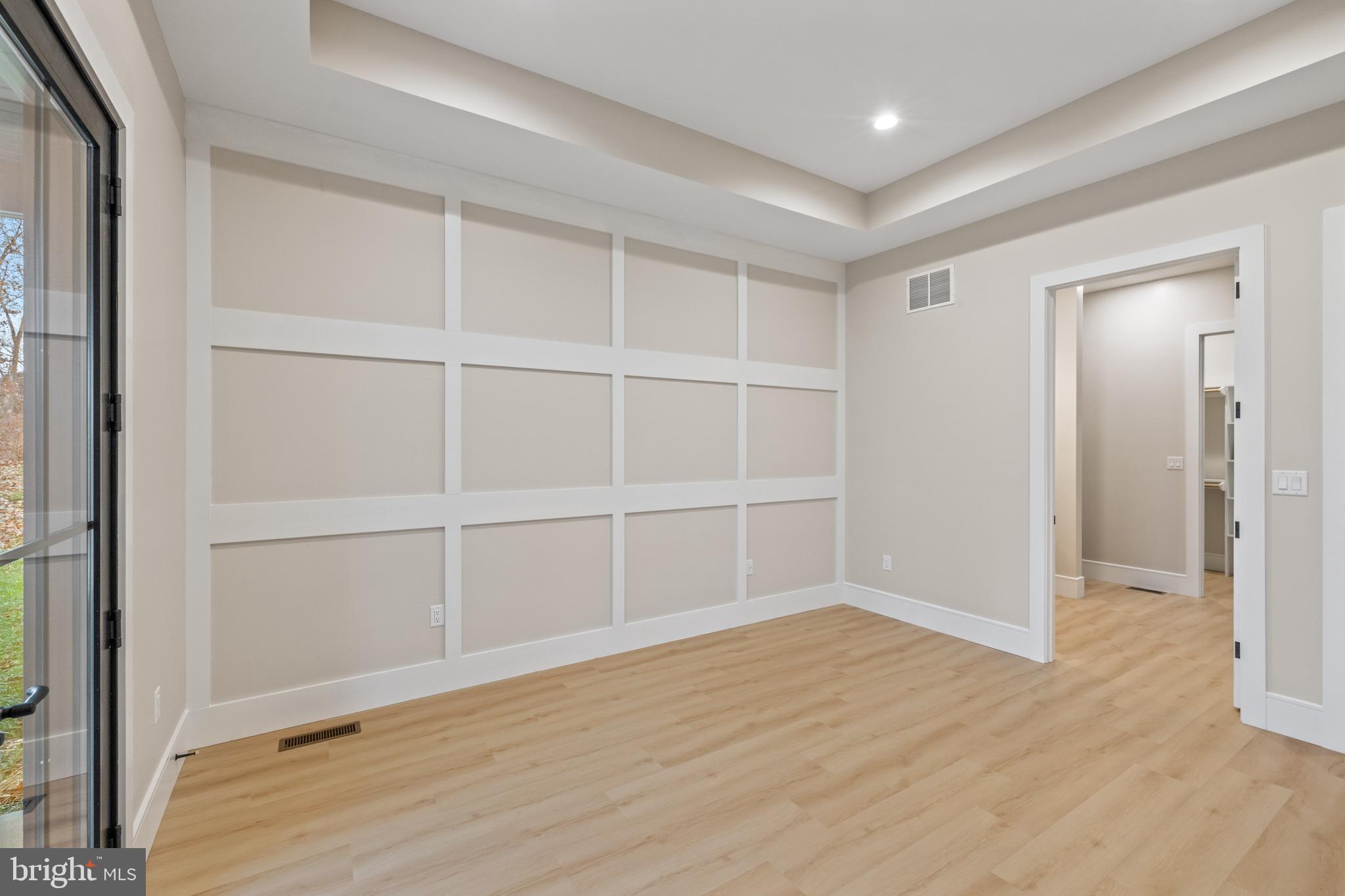 WALTON WOODS - Residential