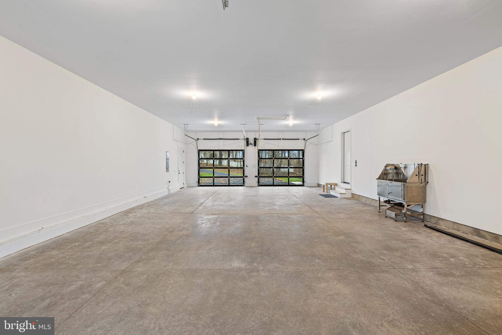 WALTON WOODS - Residential