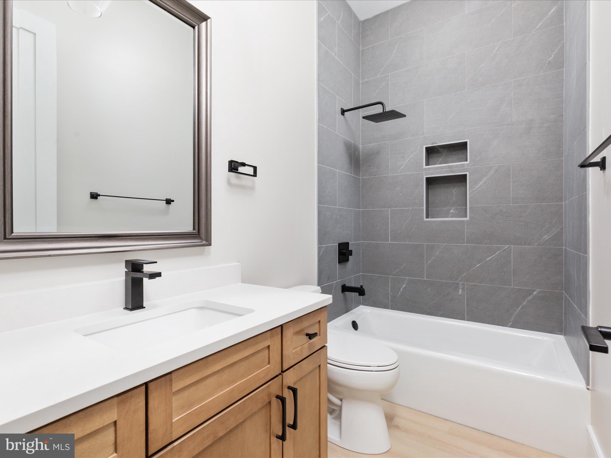 WALTON WOODS - Residential