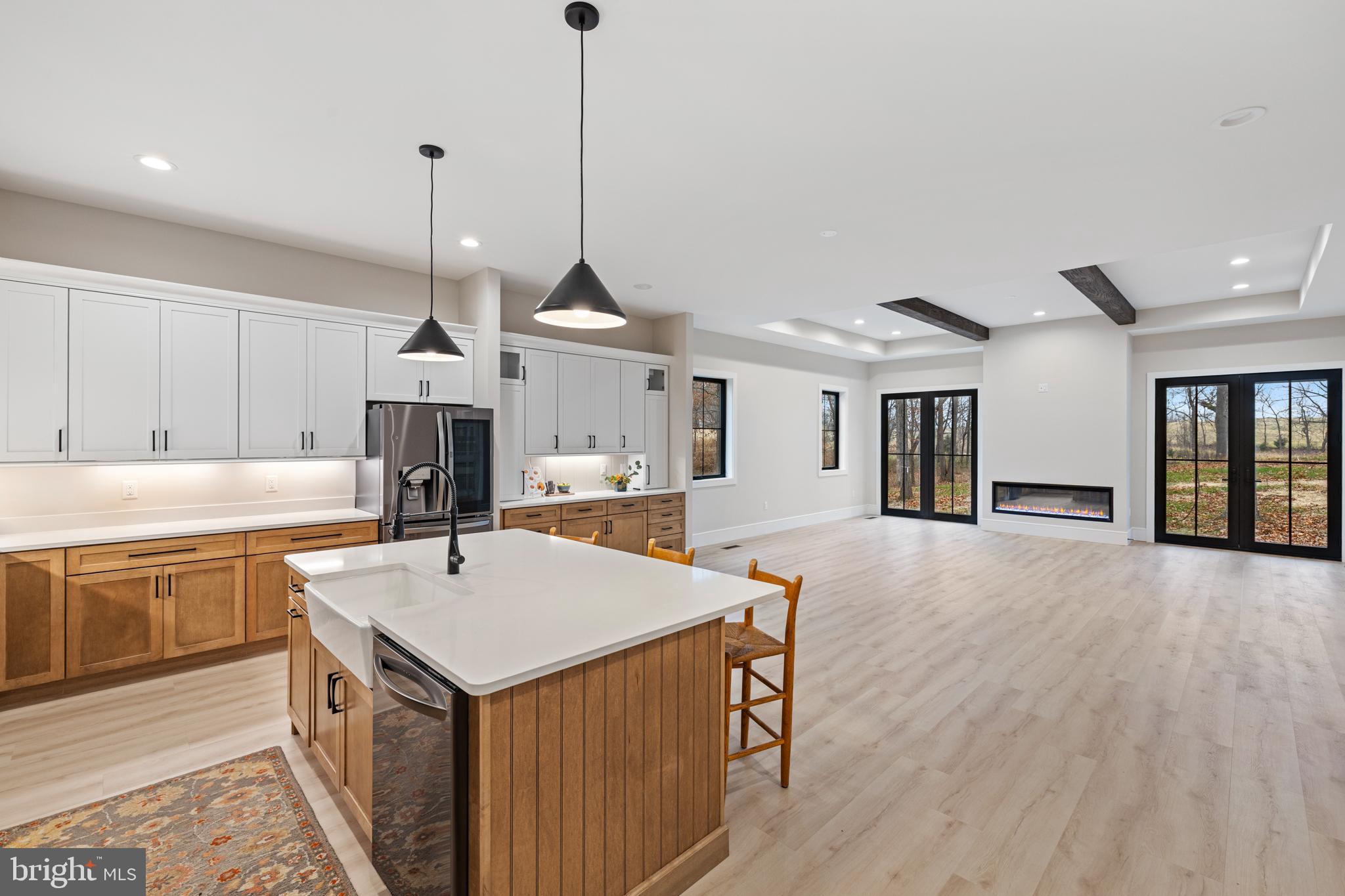 WALTON WOODS - Residential