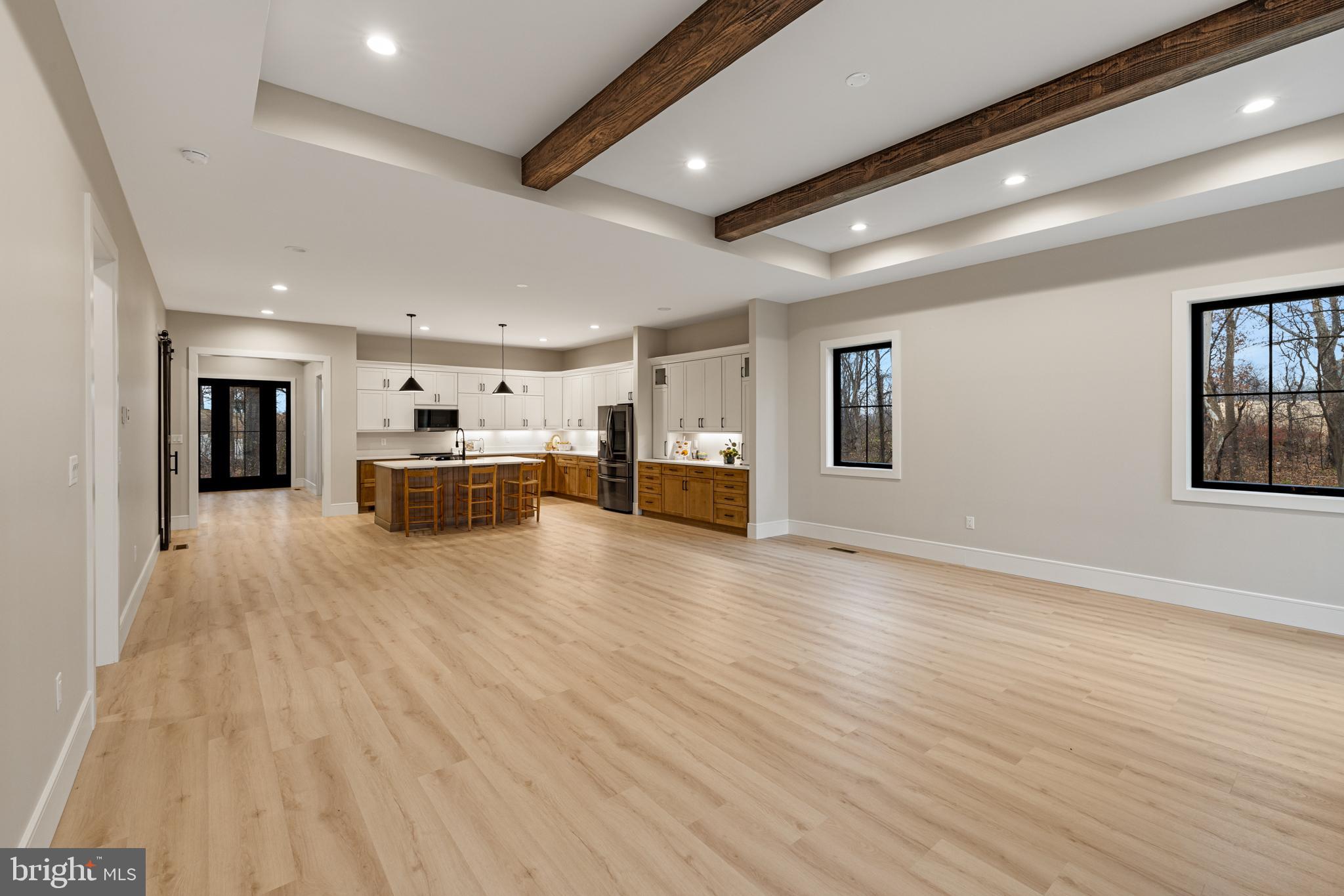 WALTON WOODS - Residential