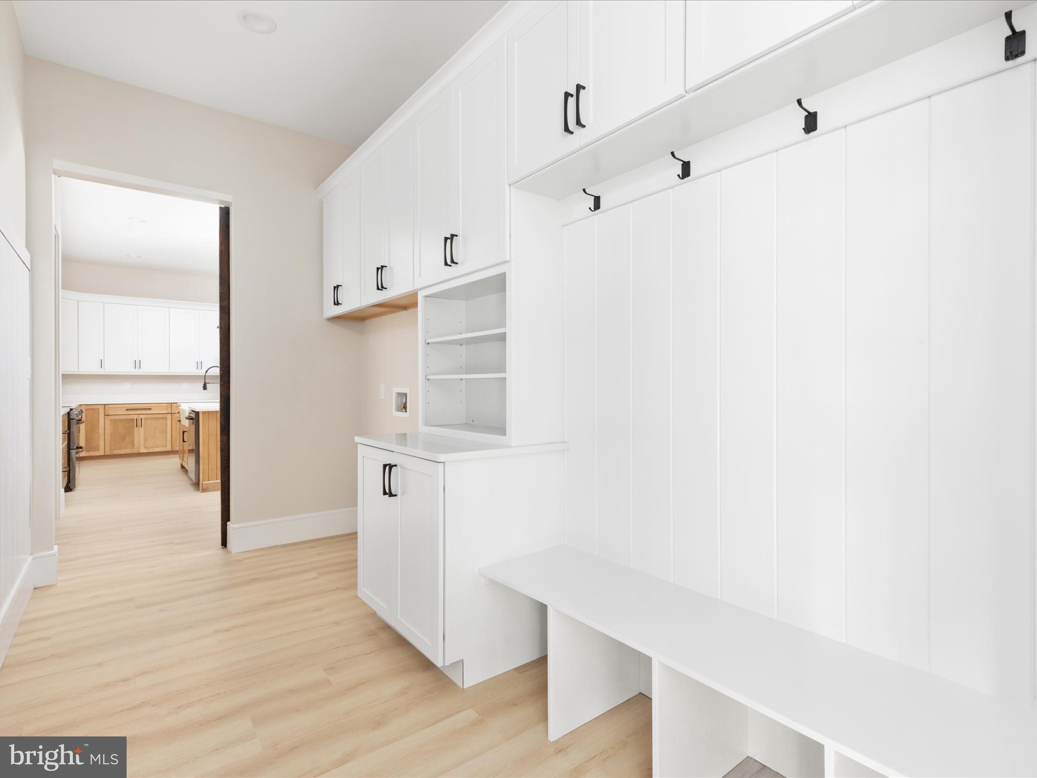 WALTON WOODS - Residential