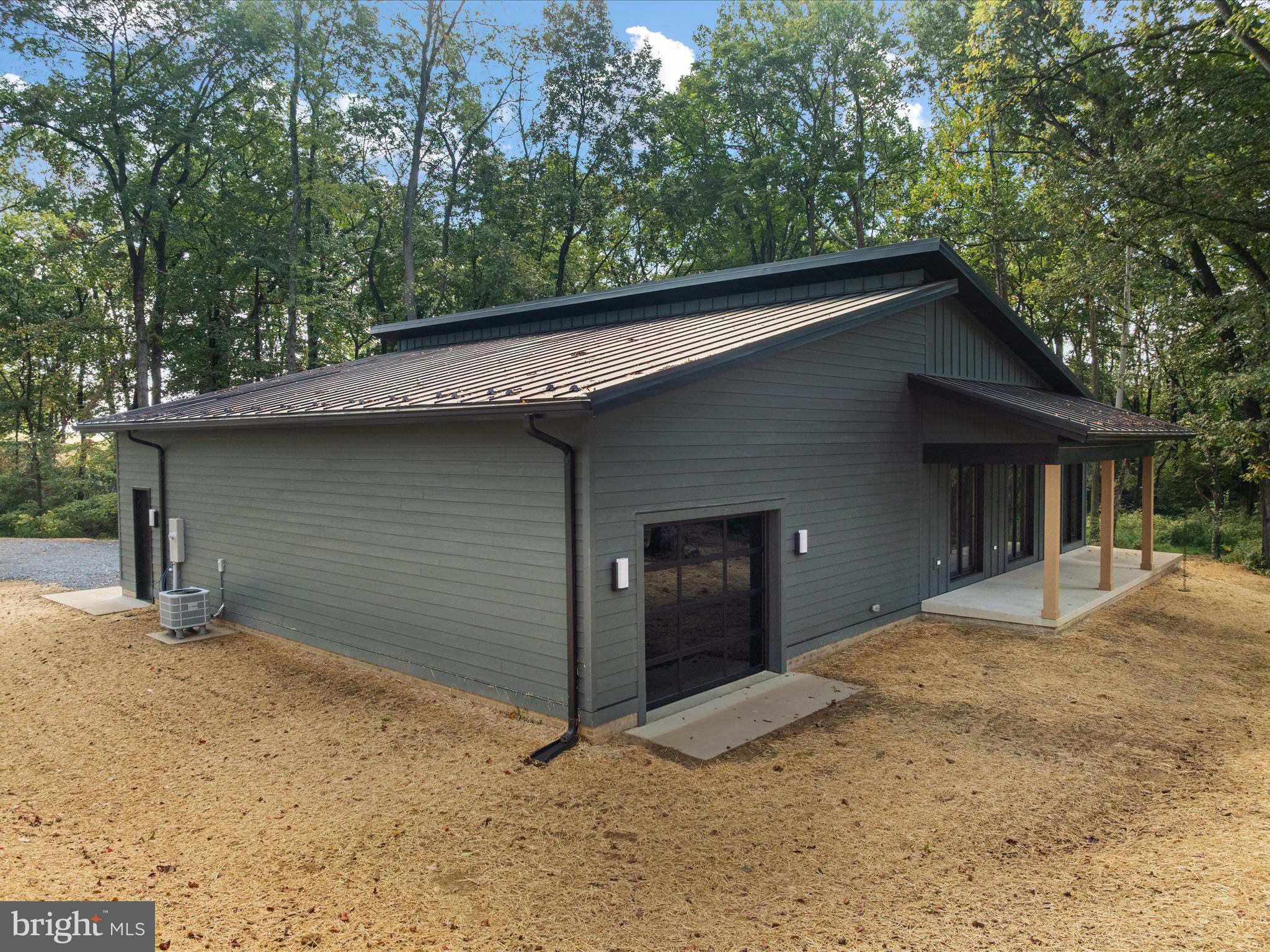 WALTON WOODS - Residential