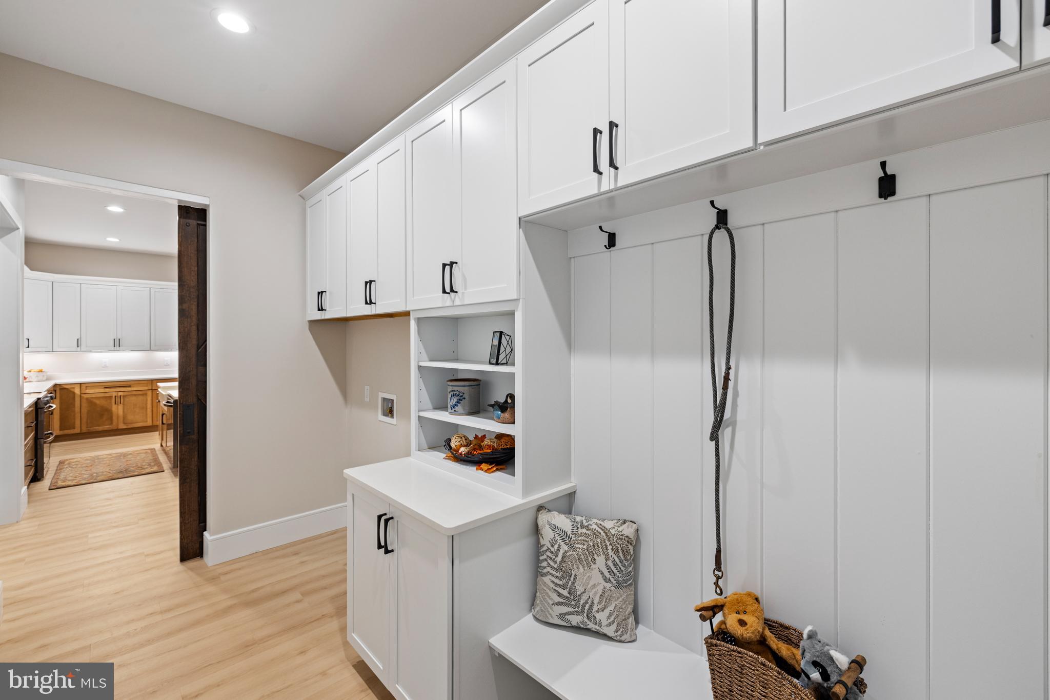 WALTON WOODS - Residential