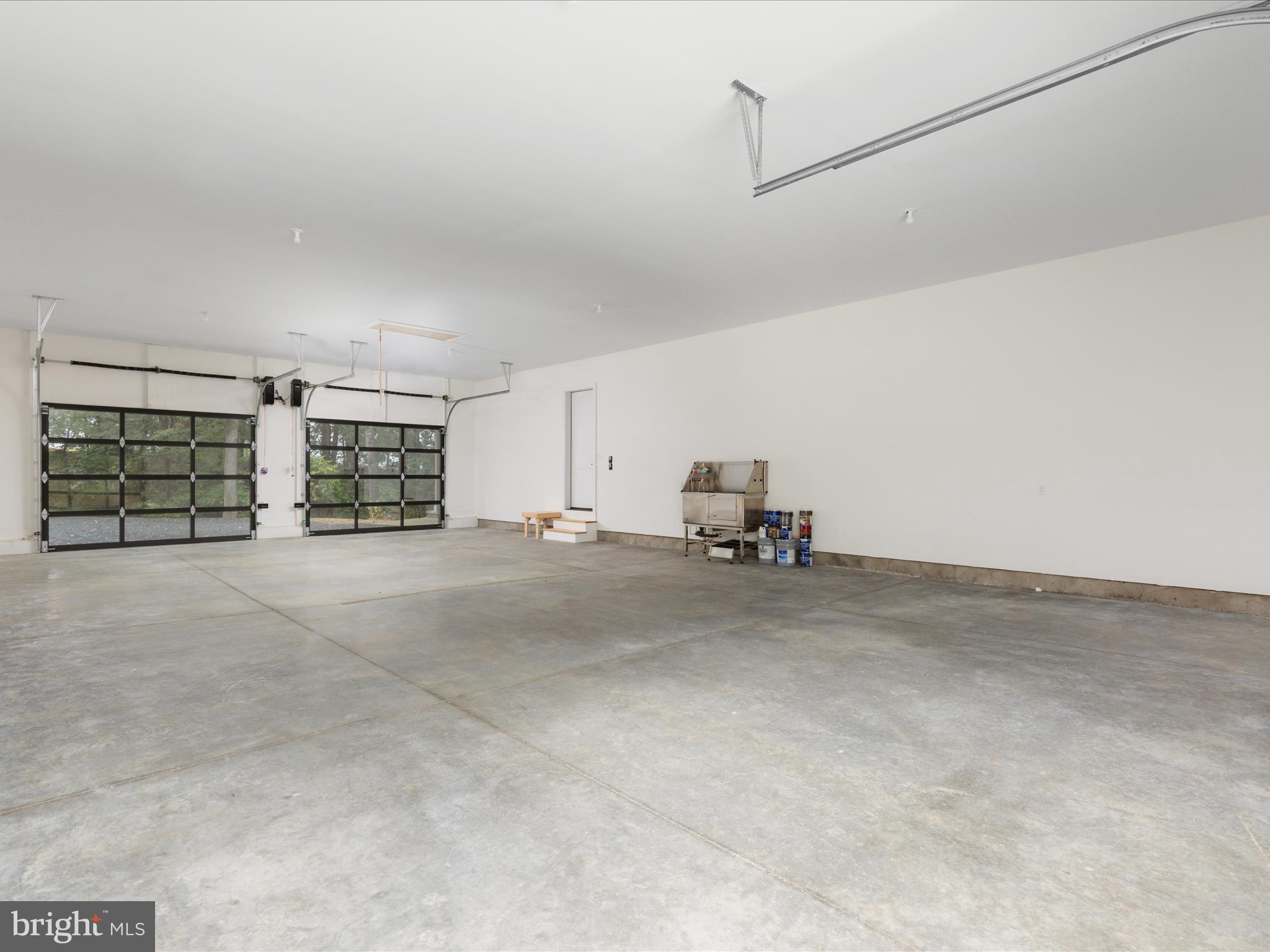 WALTON WOODS - Residential