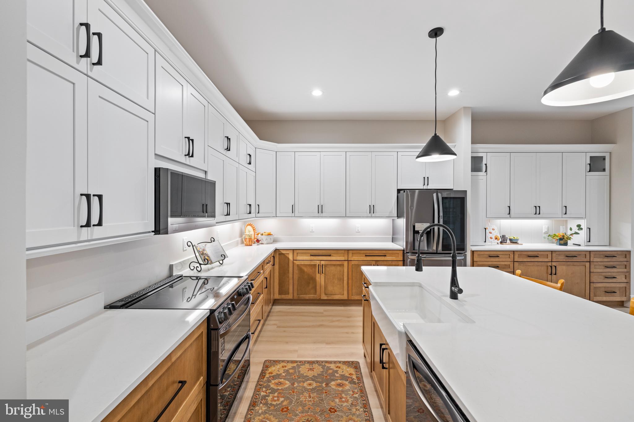 WALTON WOODS - Residential