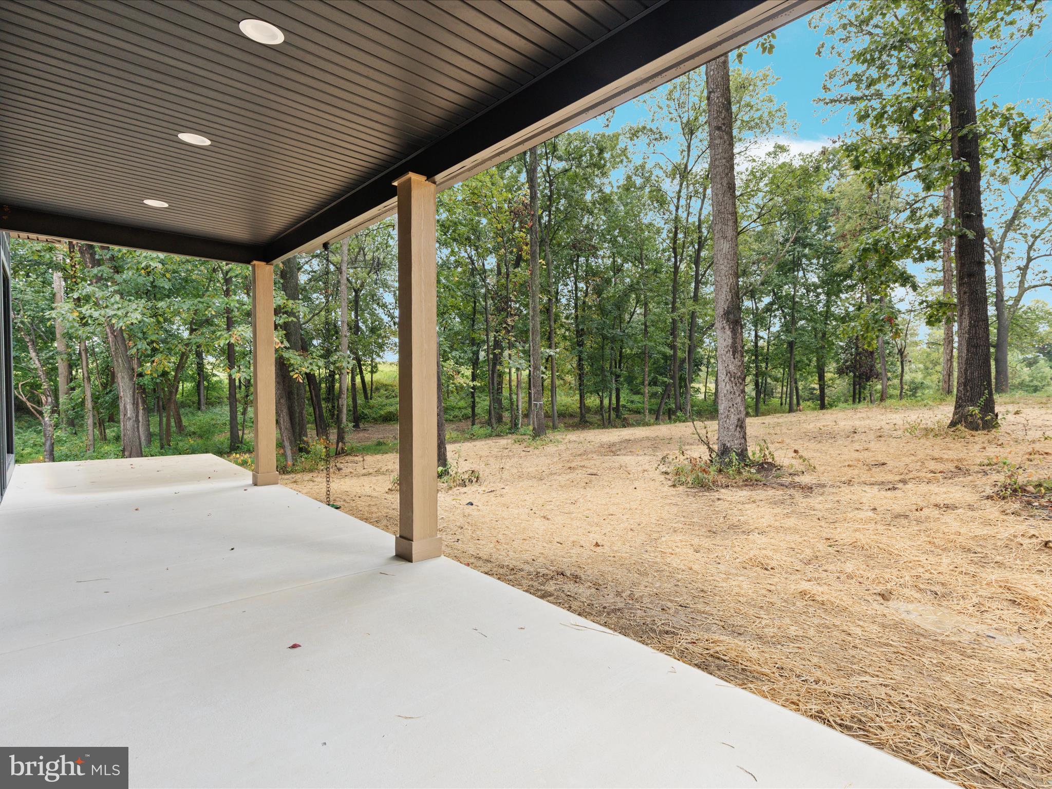 WALTON WOODS - Residential