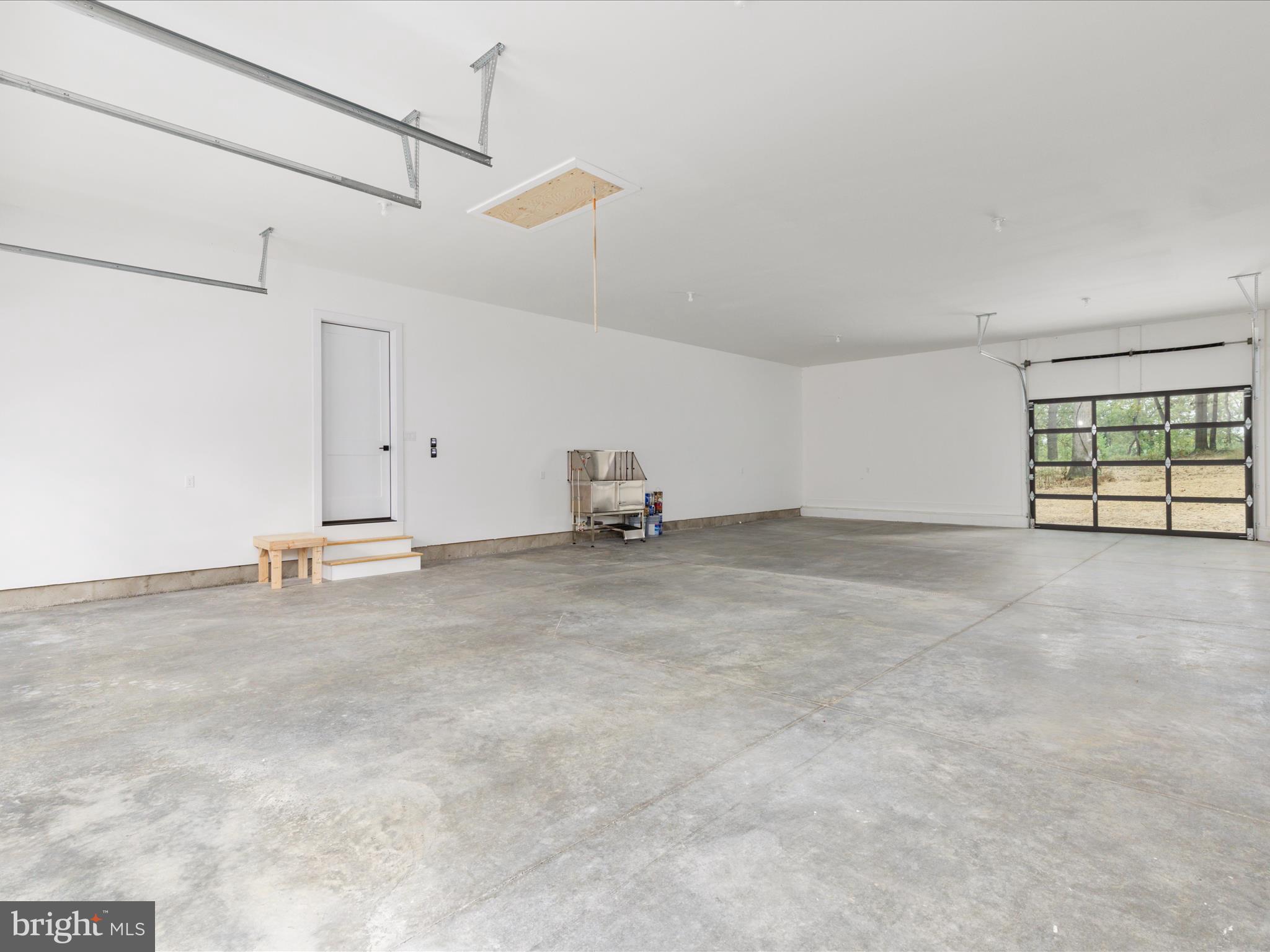 WALTON WOODS - Residential