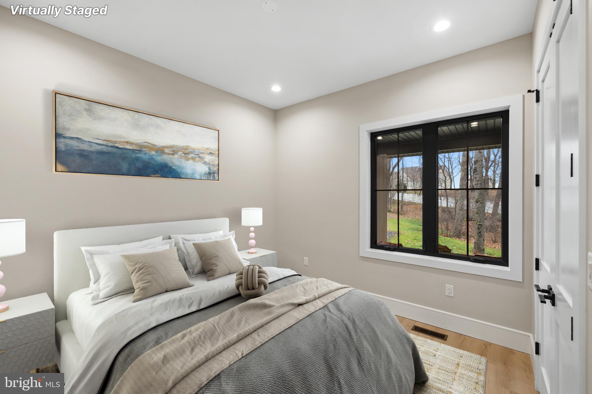 WALTON WOODS - Residential