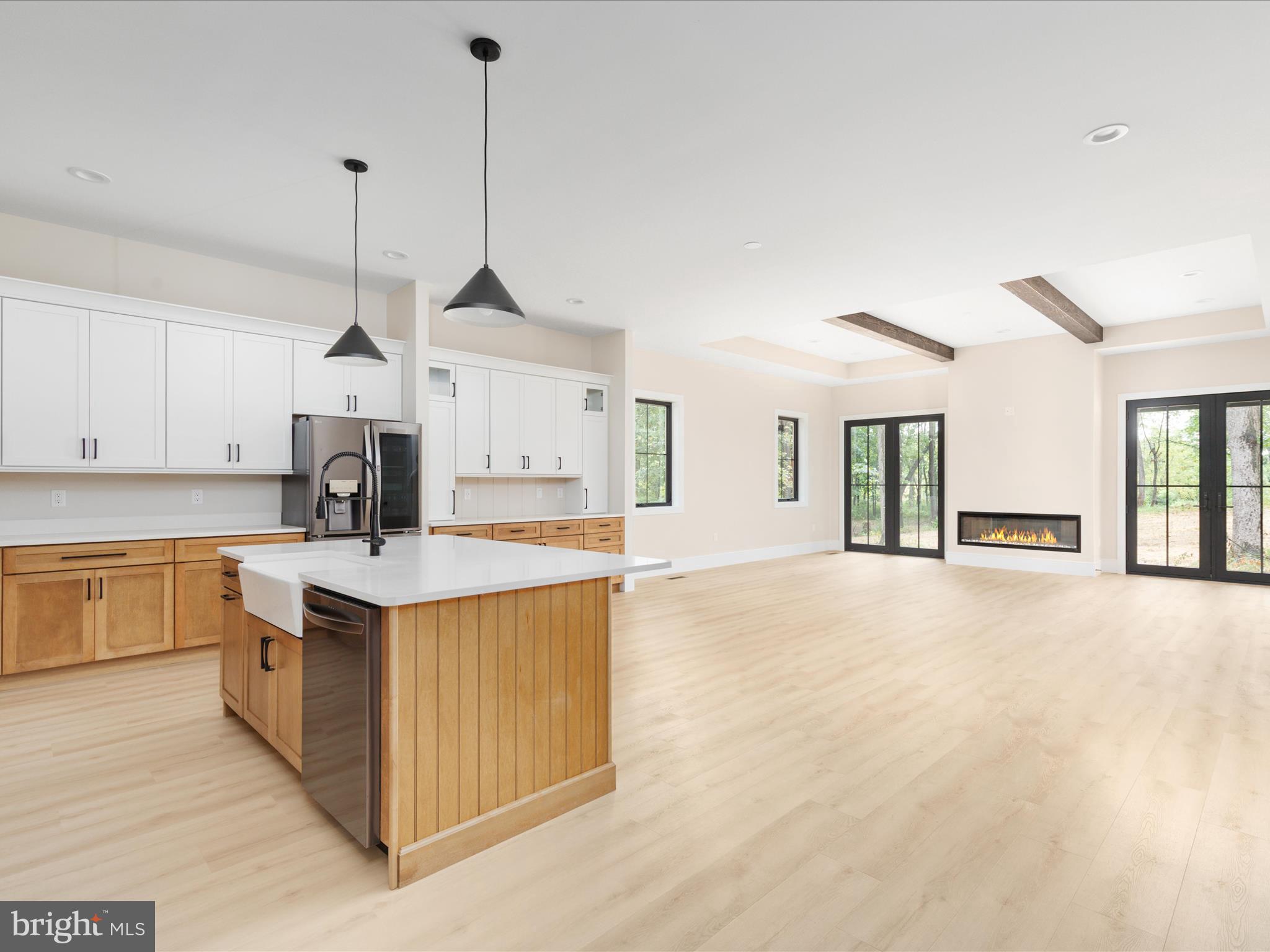 WALTON WOODS - Residential