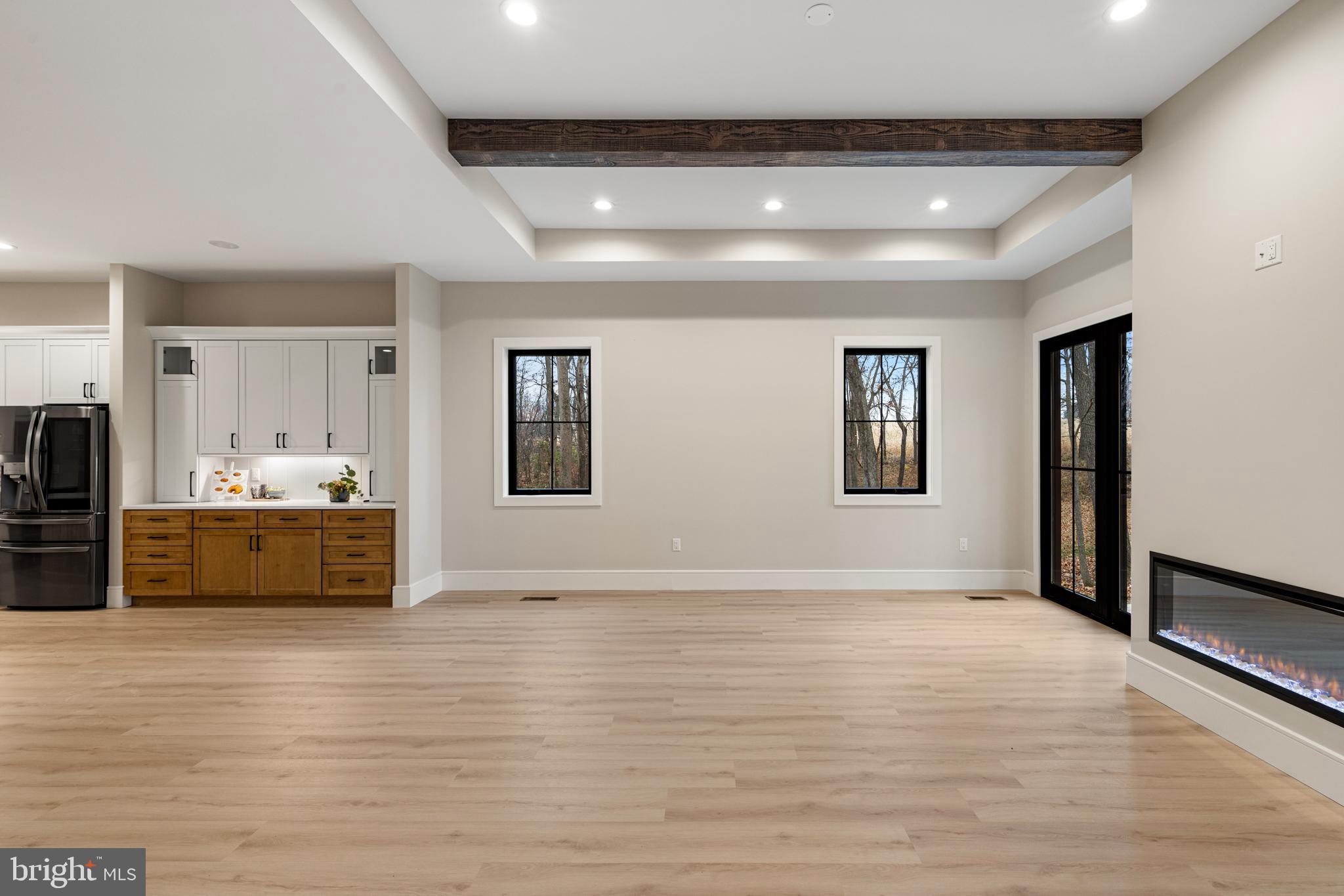 WALTON WOODS - Residential