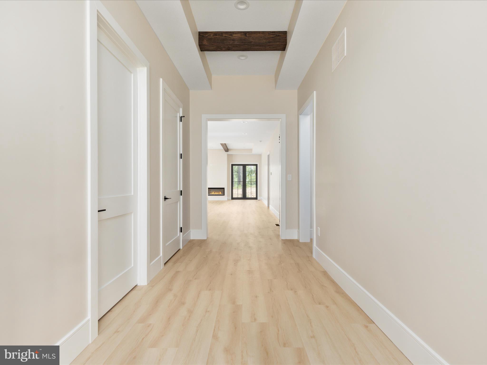 WALTON WOODS - Residential