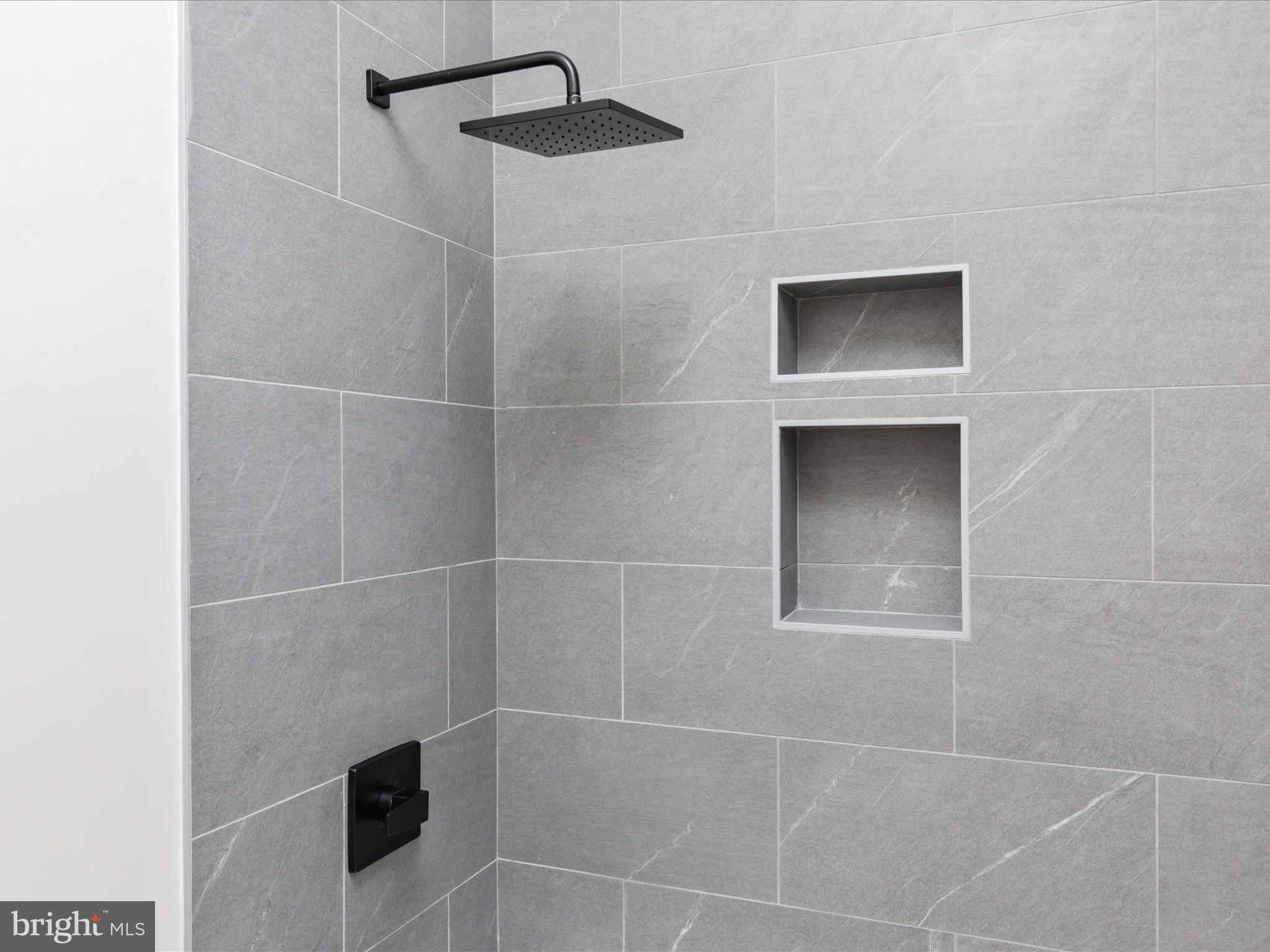 WALTON WOODS - Residential