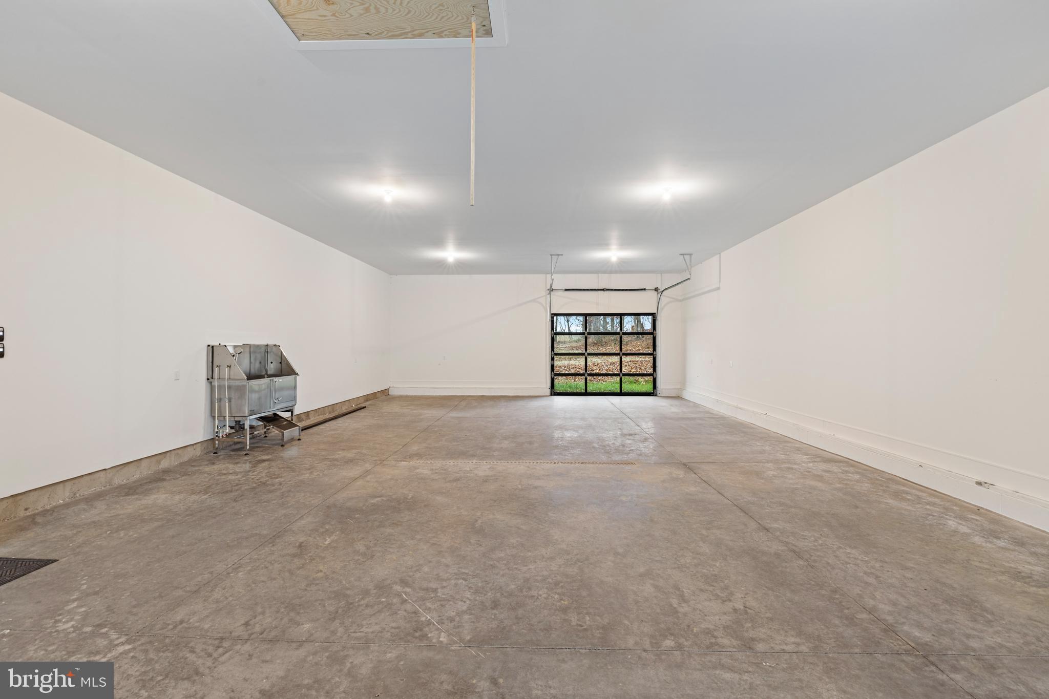 WALTON WOODS - Residential