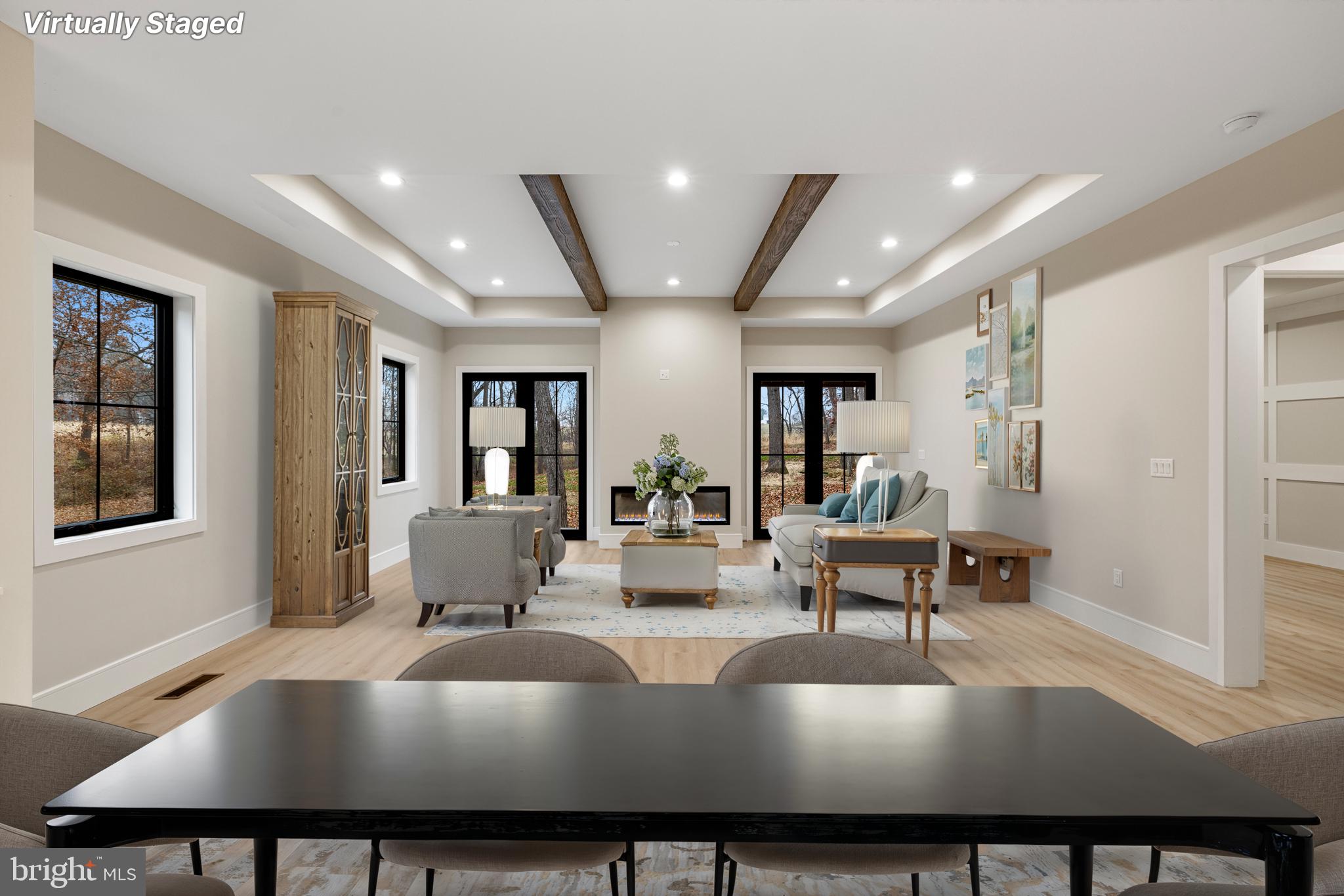 WALTON WOODS - Residential