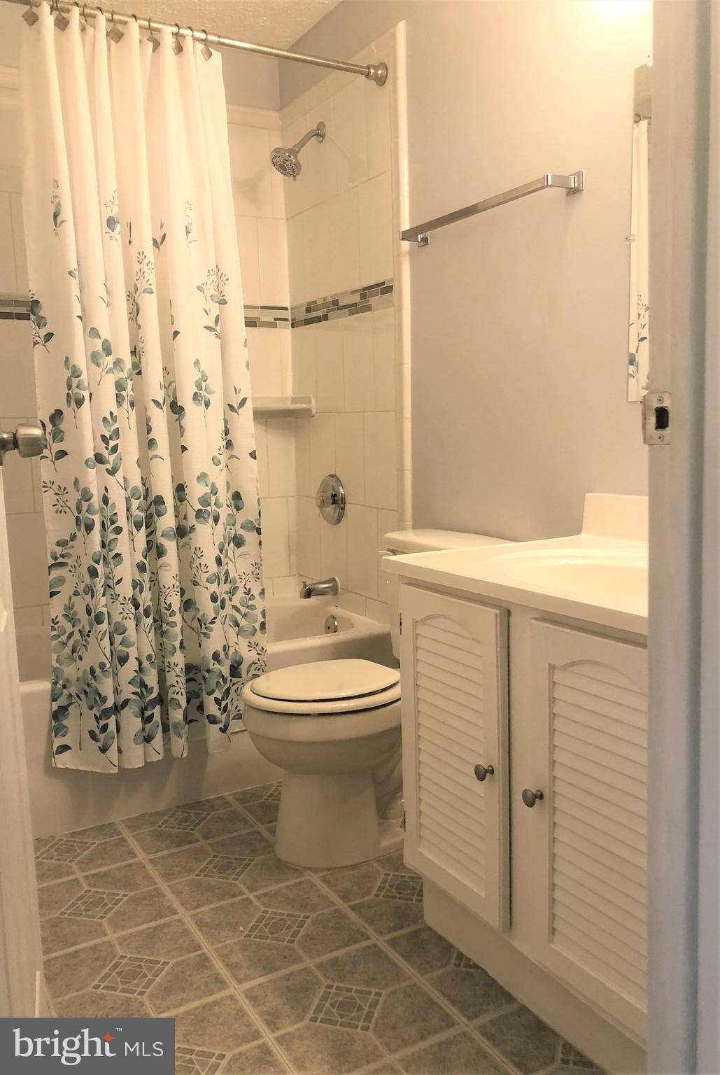 GUNNERS LAKE VILLAGE - Residential