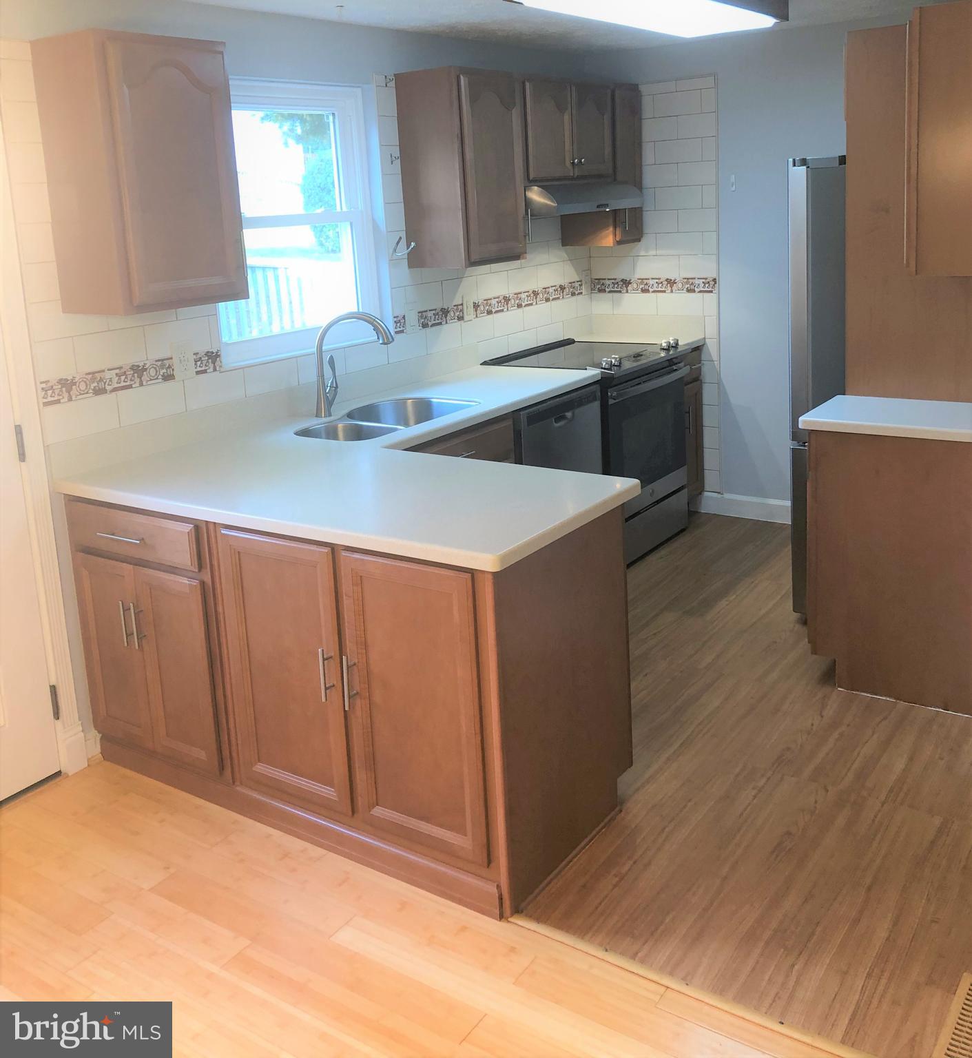 GUNNERS LAKE VILLAGE - Residential