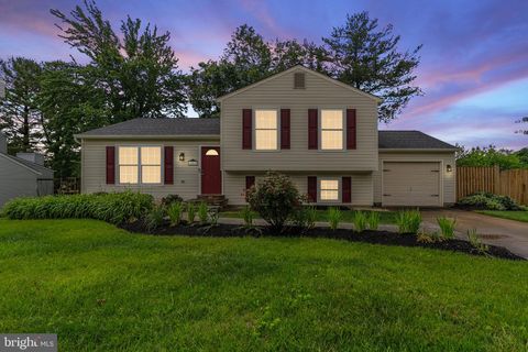 12821 FLAGSHIP AVENUE HERNDON VA 20170