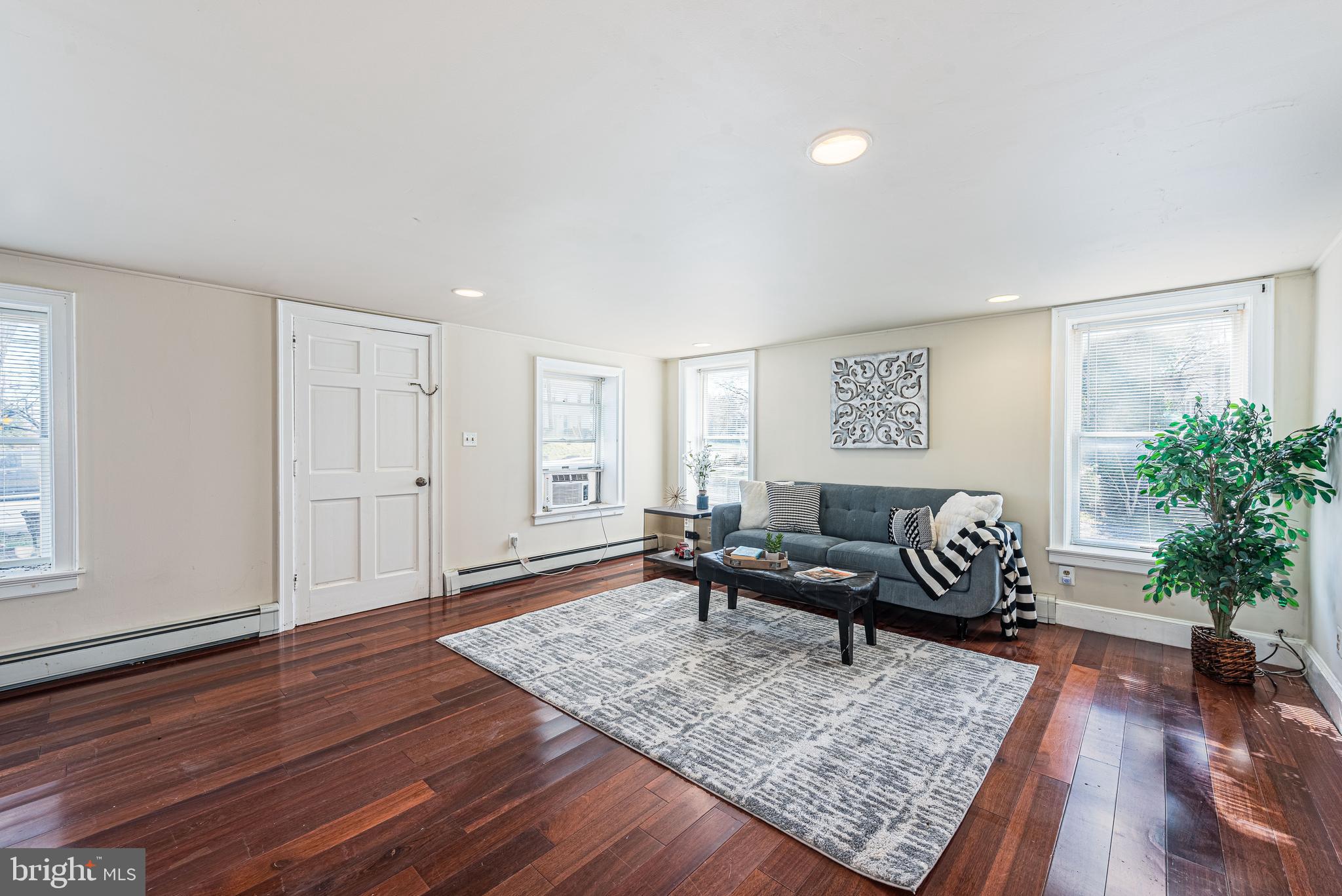 REISTERSTOWN - Residential