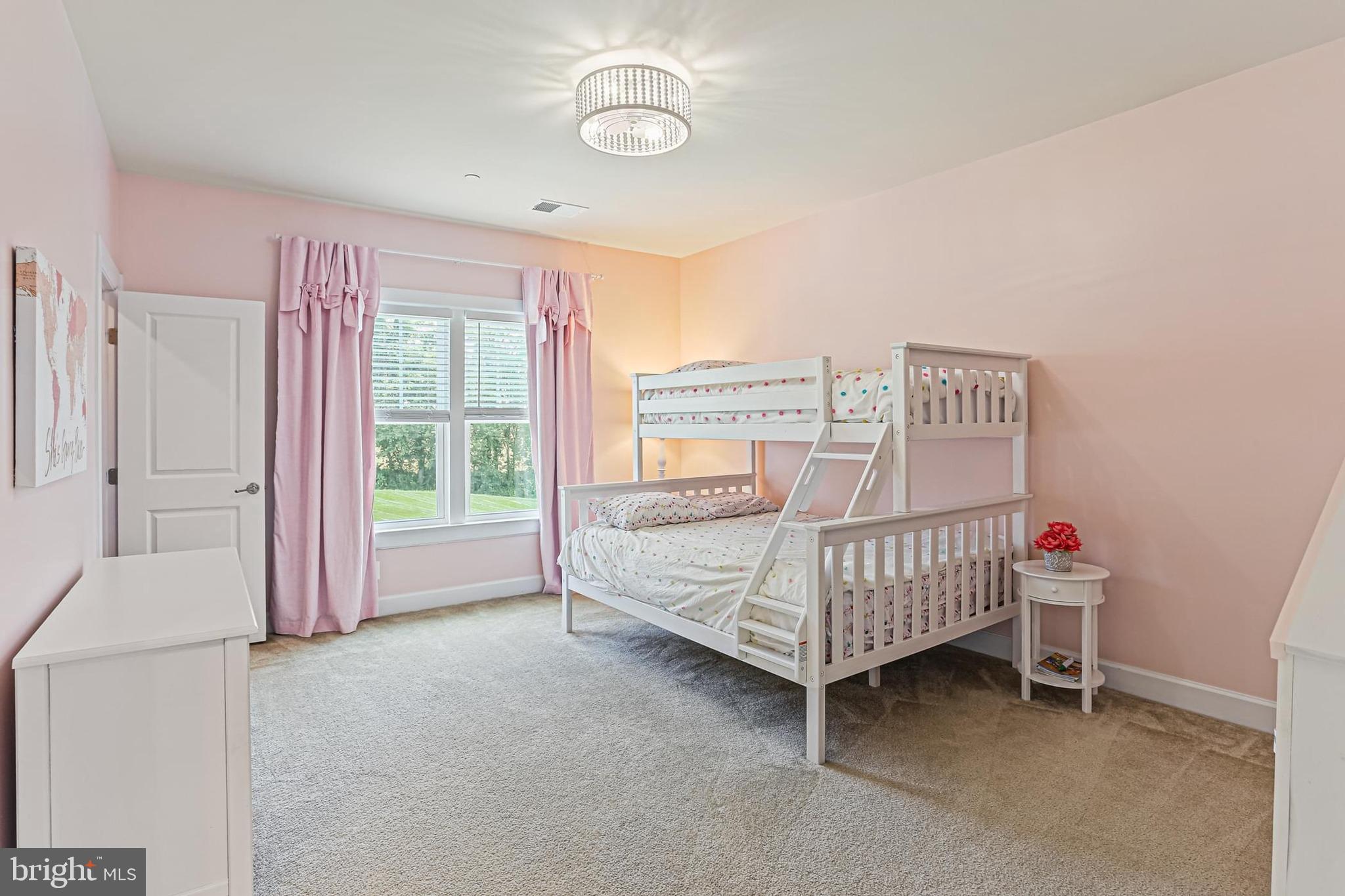 FAIRLANE FARM - Residential