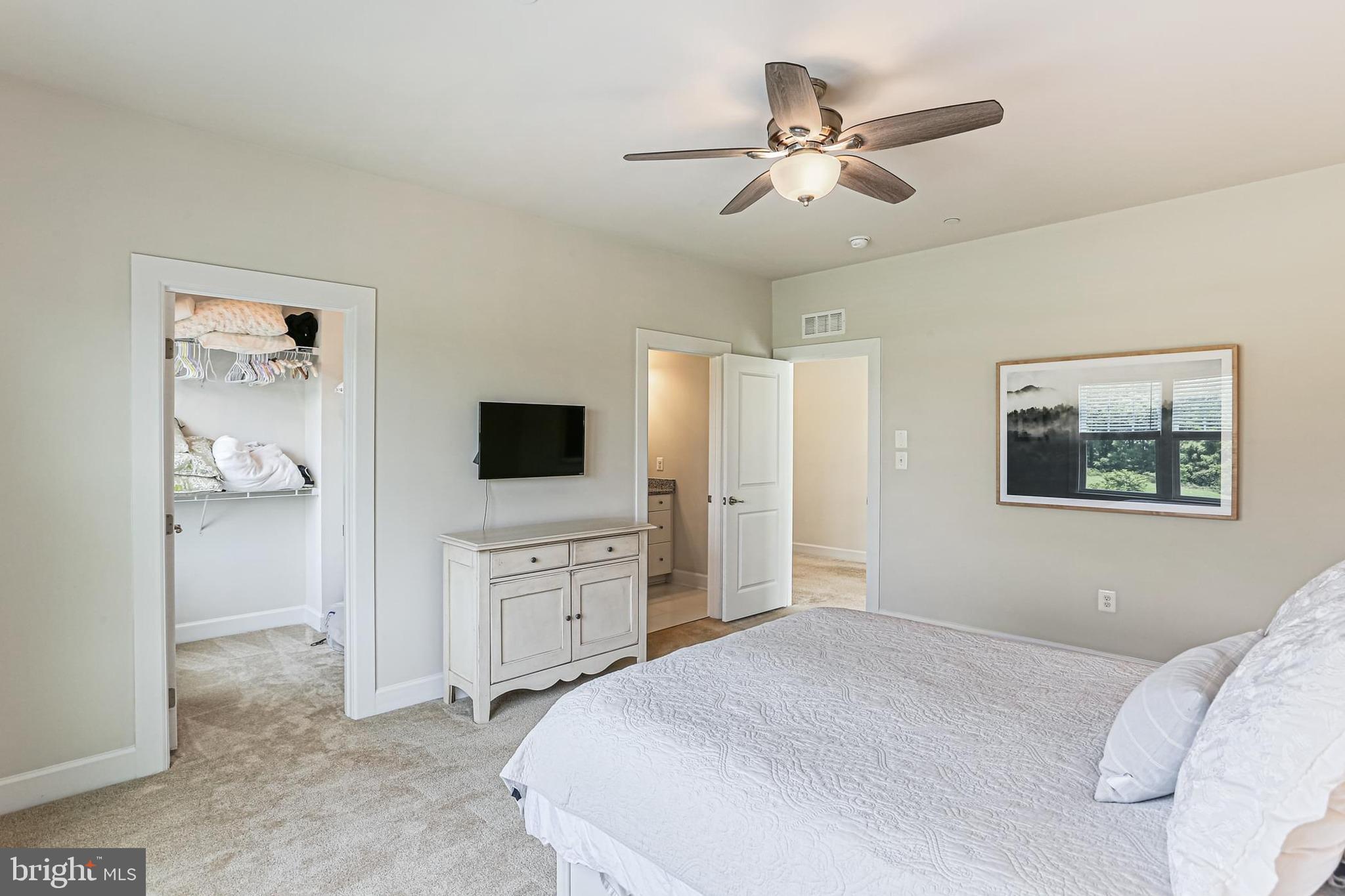 FAIRLANE FARM - Residential