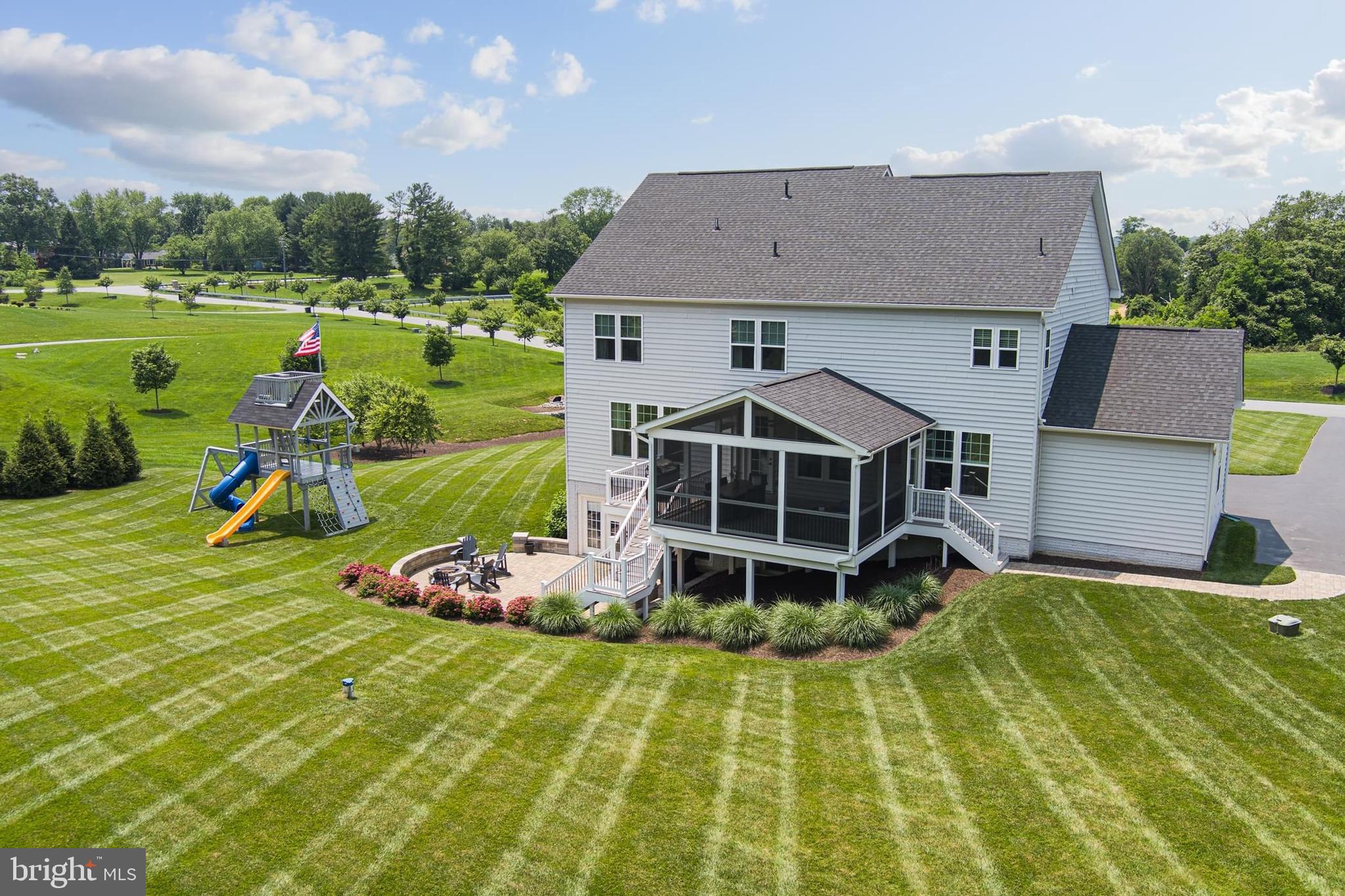 FAIRLANE FARM - Residential