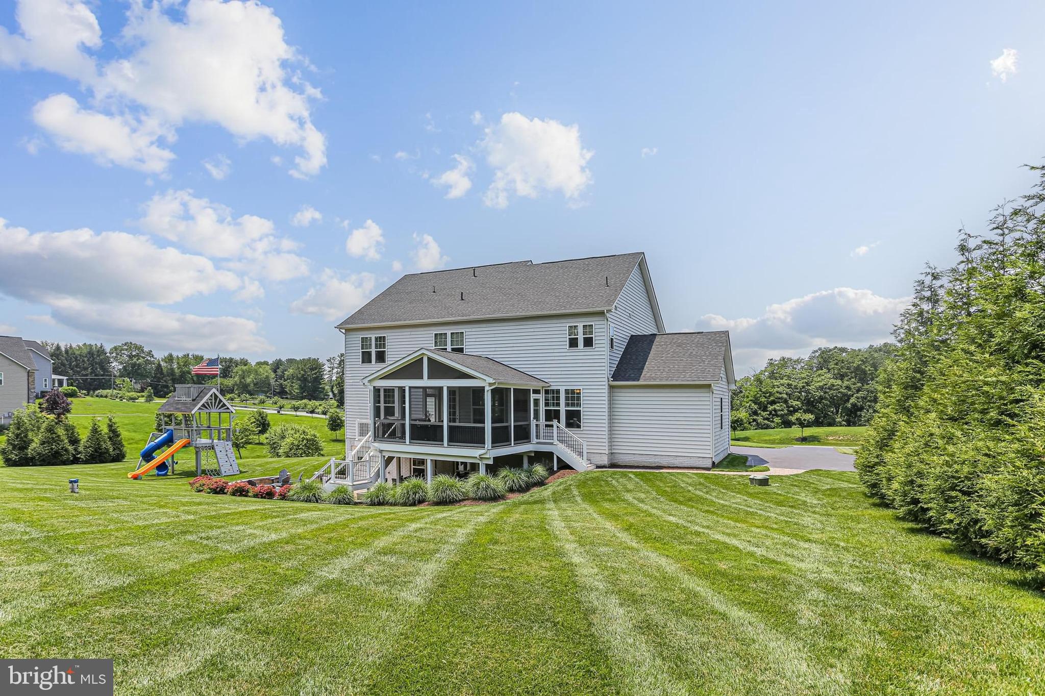 FAIRLANE FARM - Residential