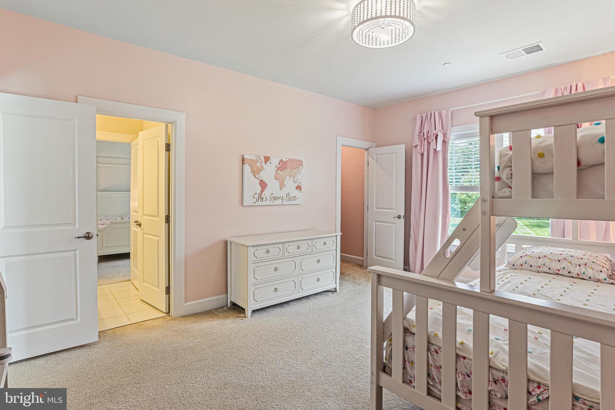 FAIRLANE FARM - Residential