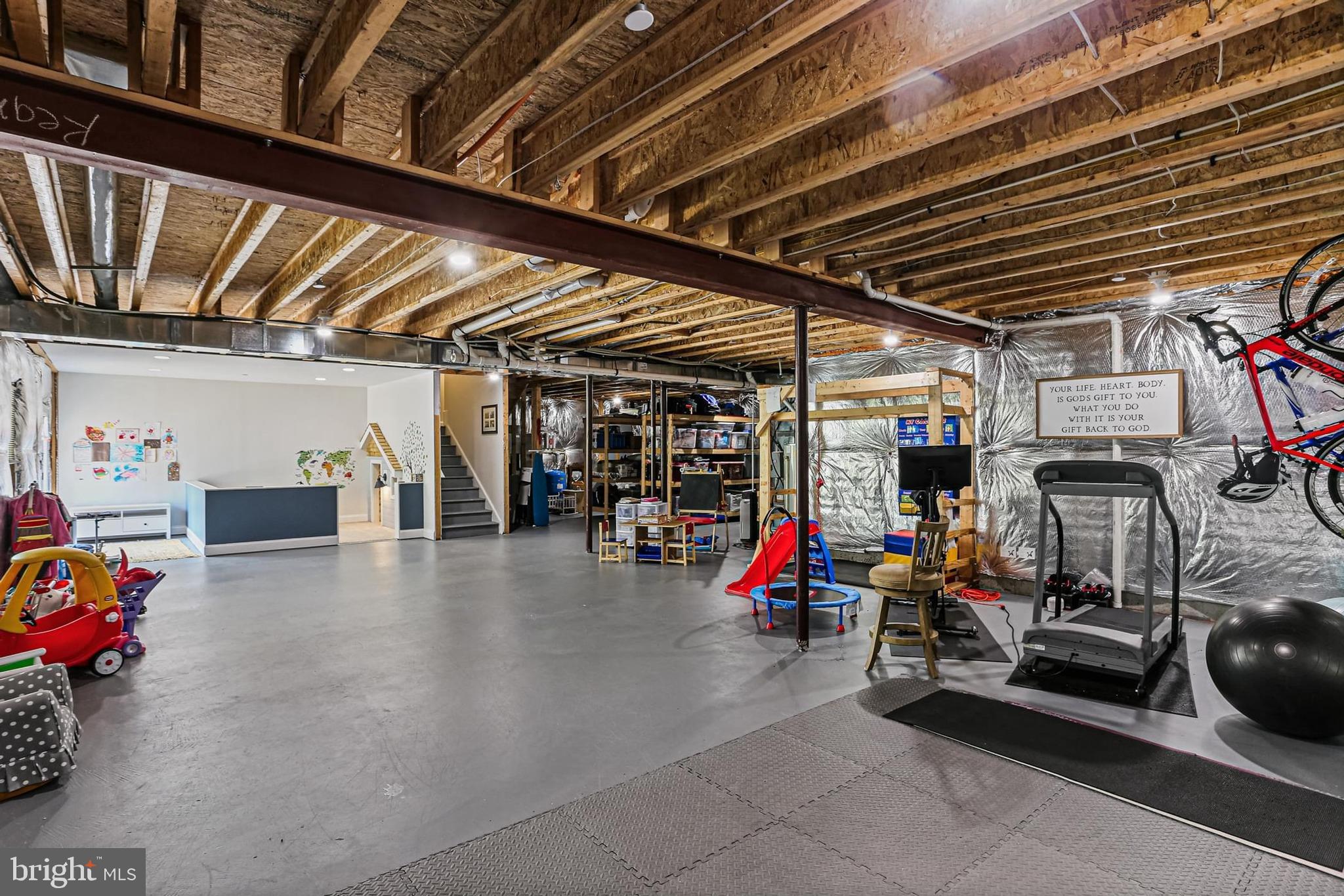 FAIRLANE FARM - Residential