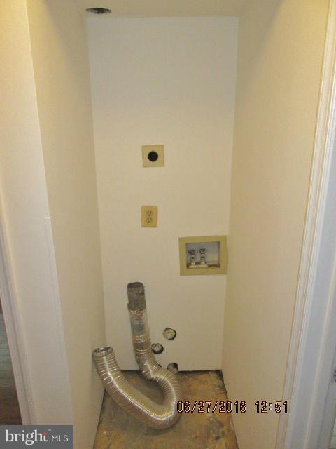 CROMWELL FOUNTAIN - Residential