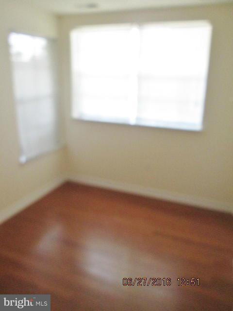 CROMWELL FOUNTAIN - Residential