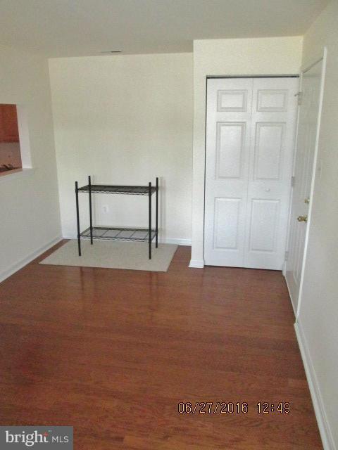 CROMWELL FOUNTAIN - Residential