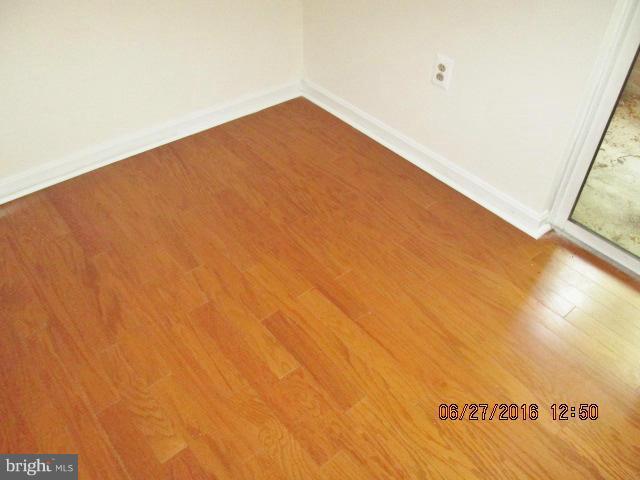 CROMWELL FOUNTAIN - Residential