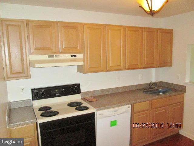 CROMWELL FOUNTAIN - Residential