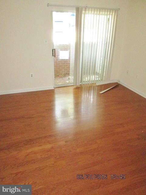 CROMWELL FOUNTAIN - Residential