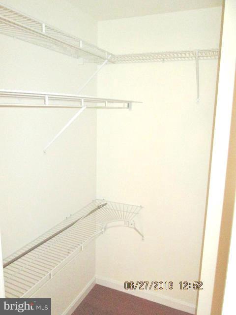 CROMWELL FOUNTAIN - Residential