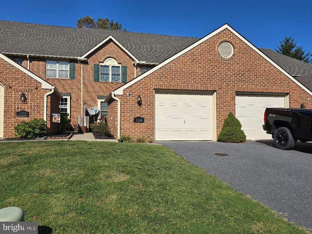 Photo of 124 Pine Bridge Lane, Lancaster, PA 17603 (MLS # PALA2055474)